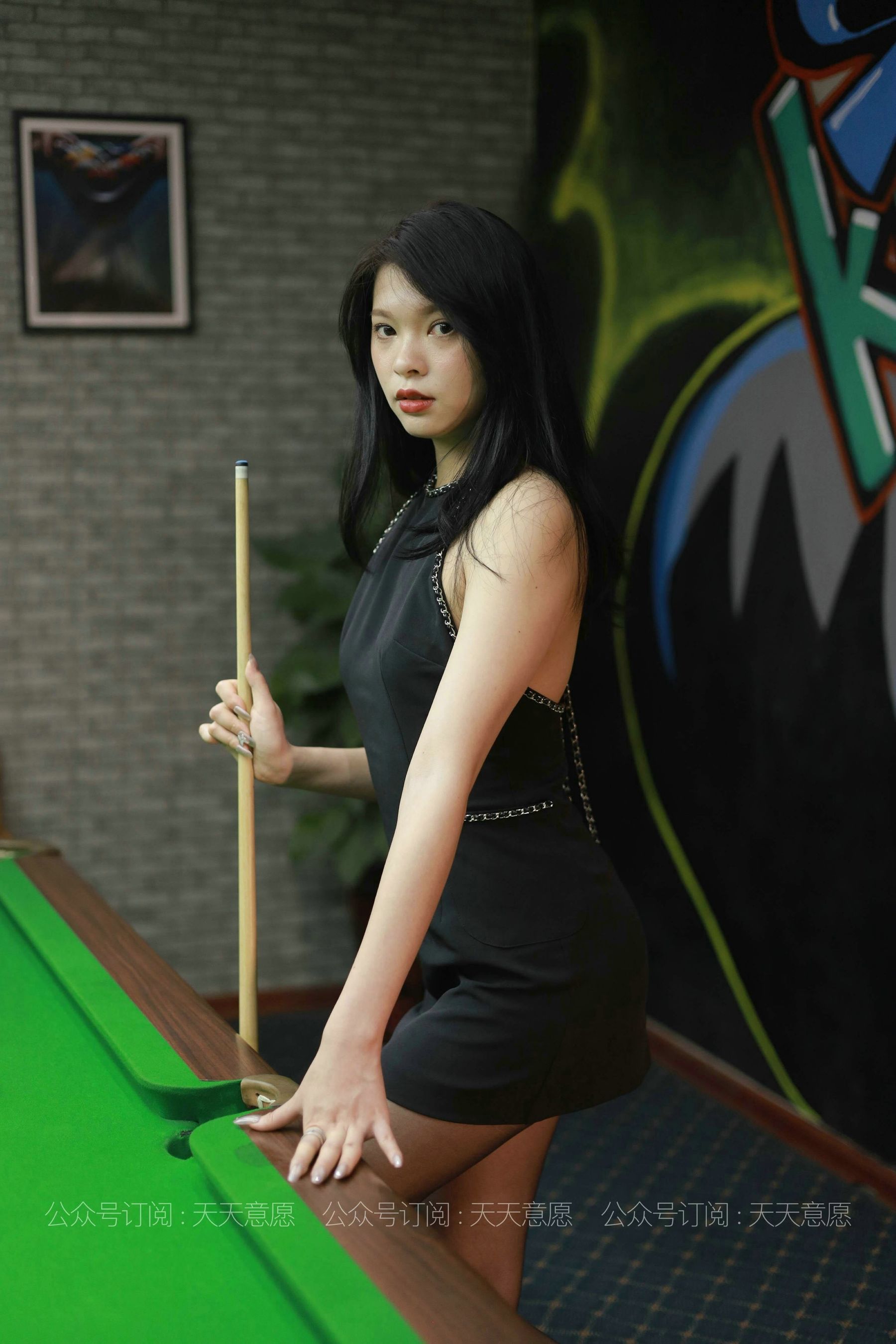模特：小七《台球长腿辣妹》-图5