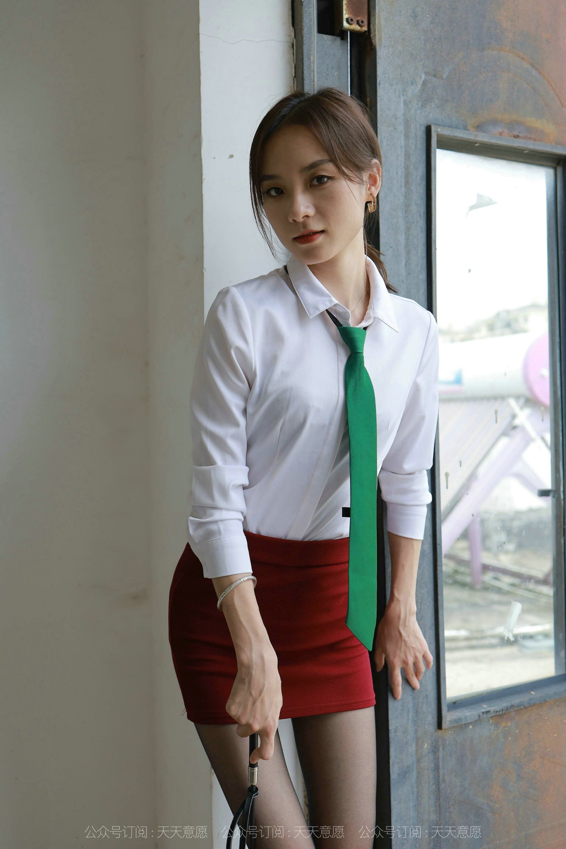 模特：小六《狂野天台》-图2