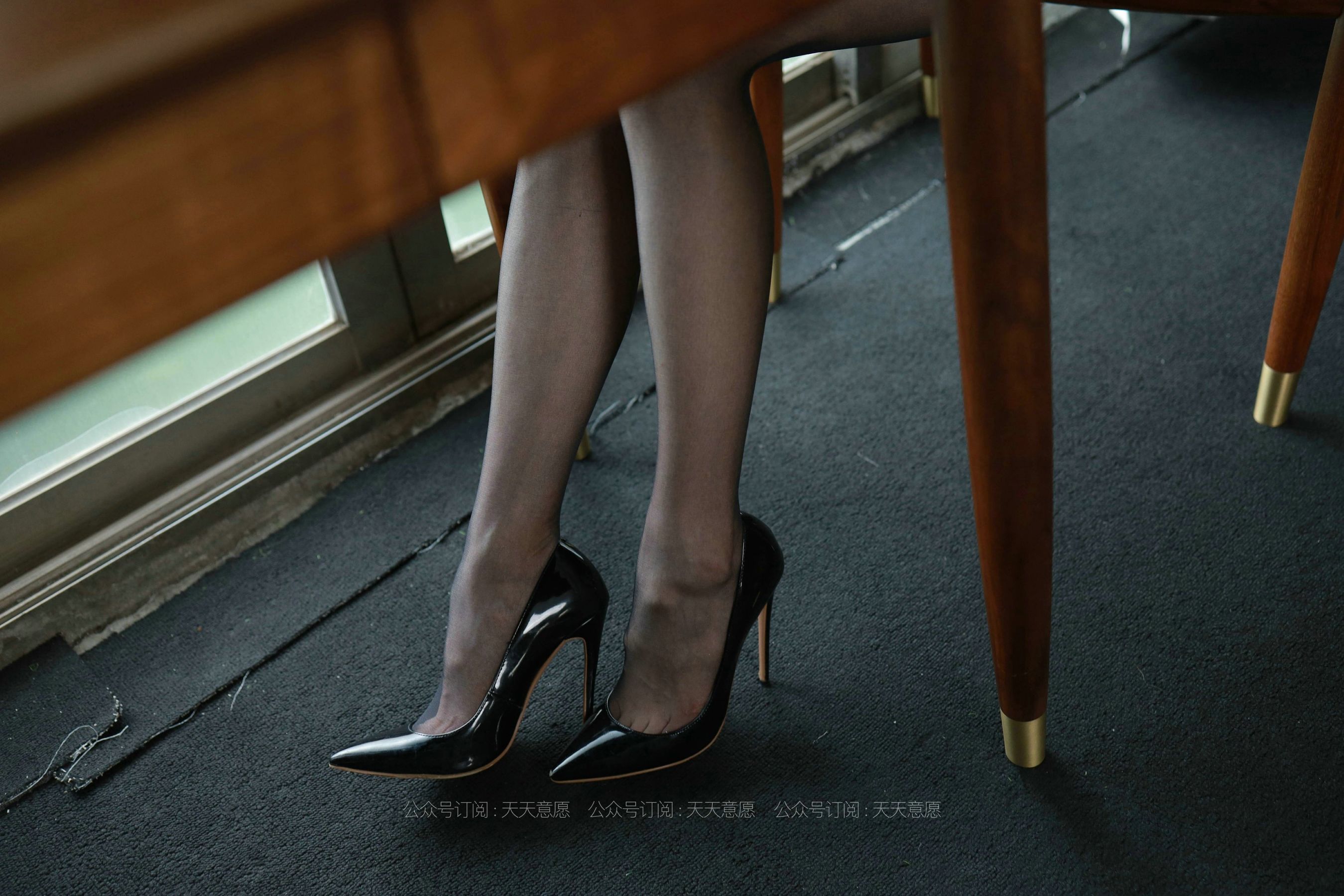 模特：小六《美女办公室》-图1