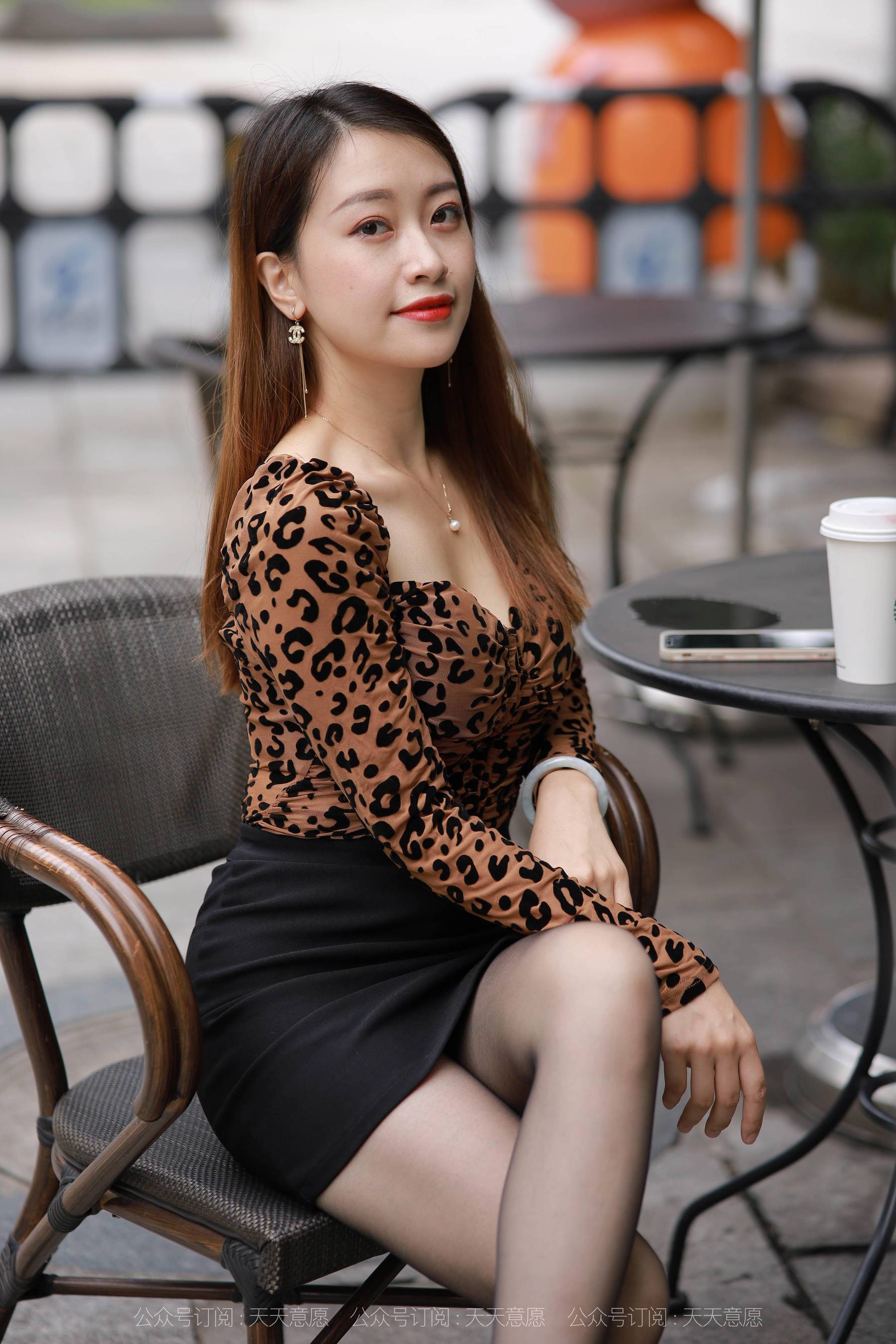 模特：小婕《性感豹纹包臀裙》-图11