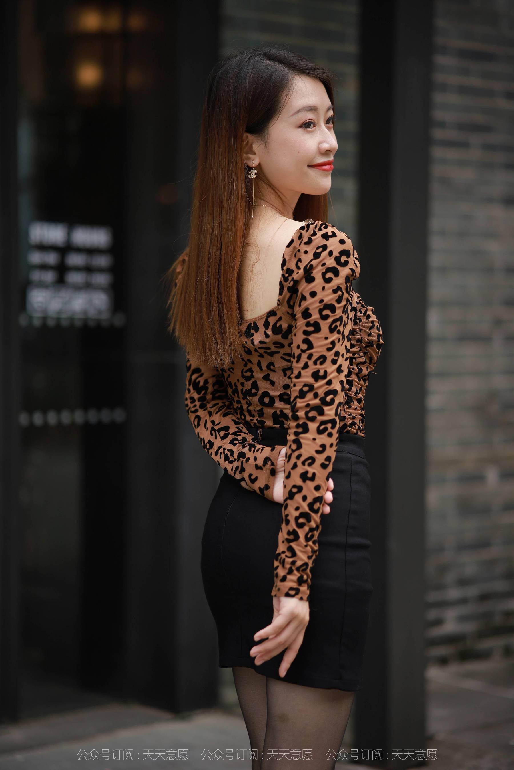 模特：小婕《性感豹纹包臀裙》-图36