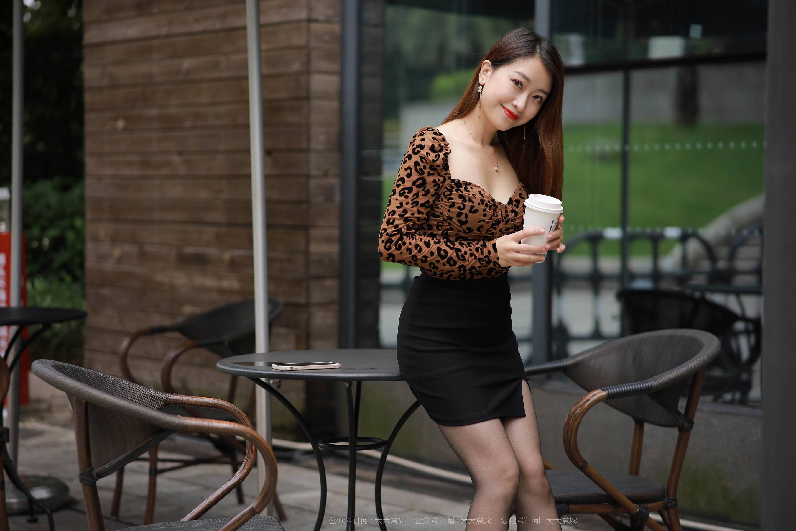 模特：小婕《性感豹纹包臀裙》-图4