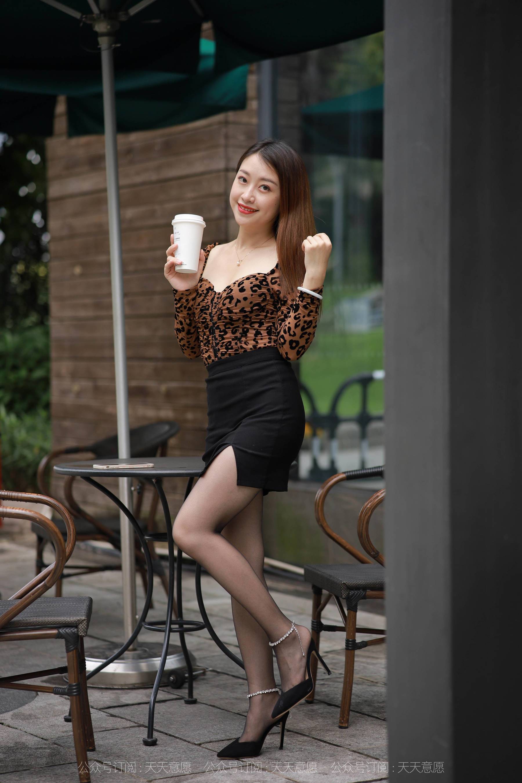 模特：小婕《性感豹纹包臀裙》-图6