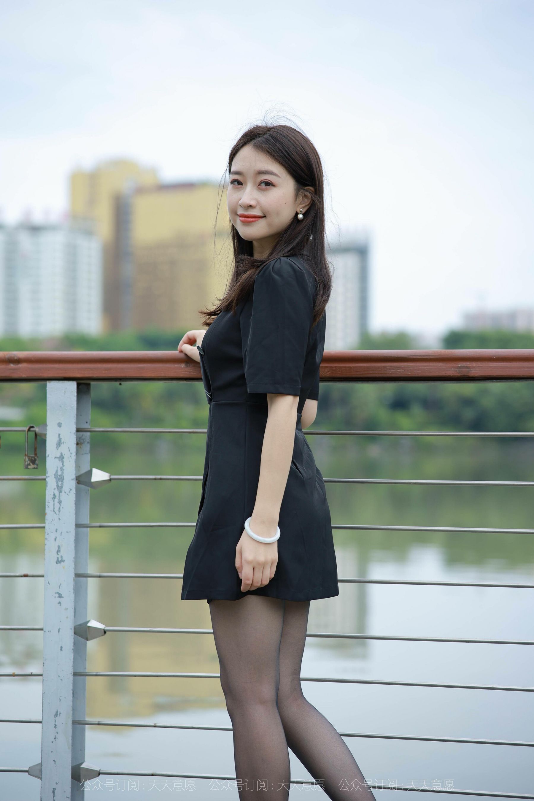 模特：小婕《桥上的美女》-图54