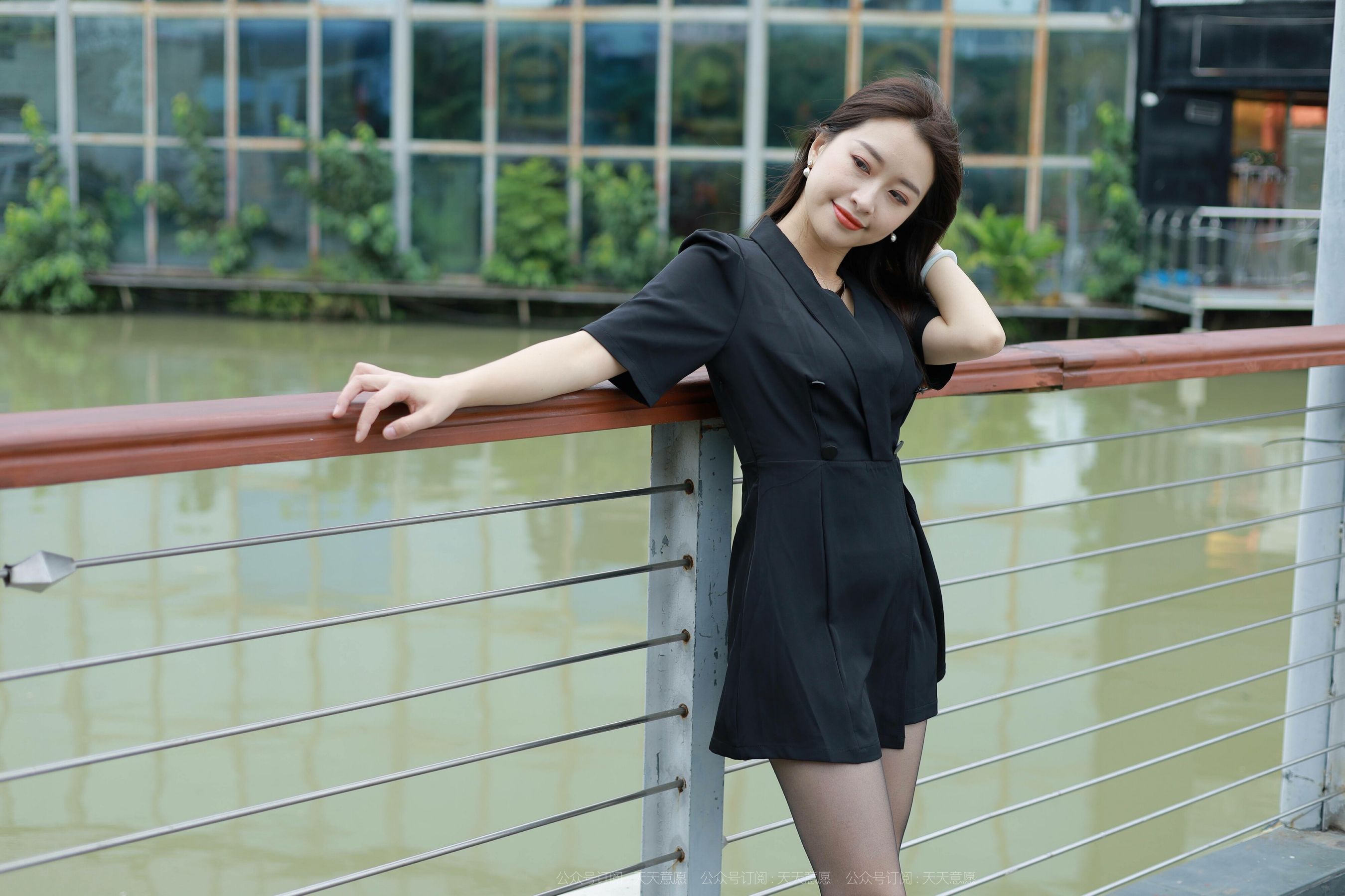 模特：小婕《桥上的美女》-图5