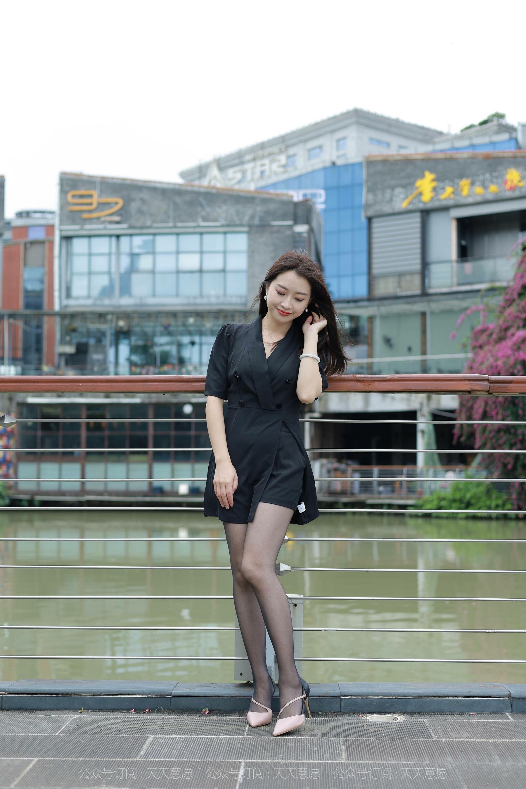 模特：小婕《桥上的美女》-图7