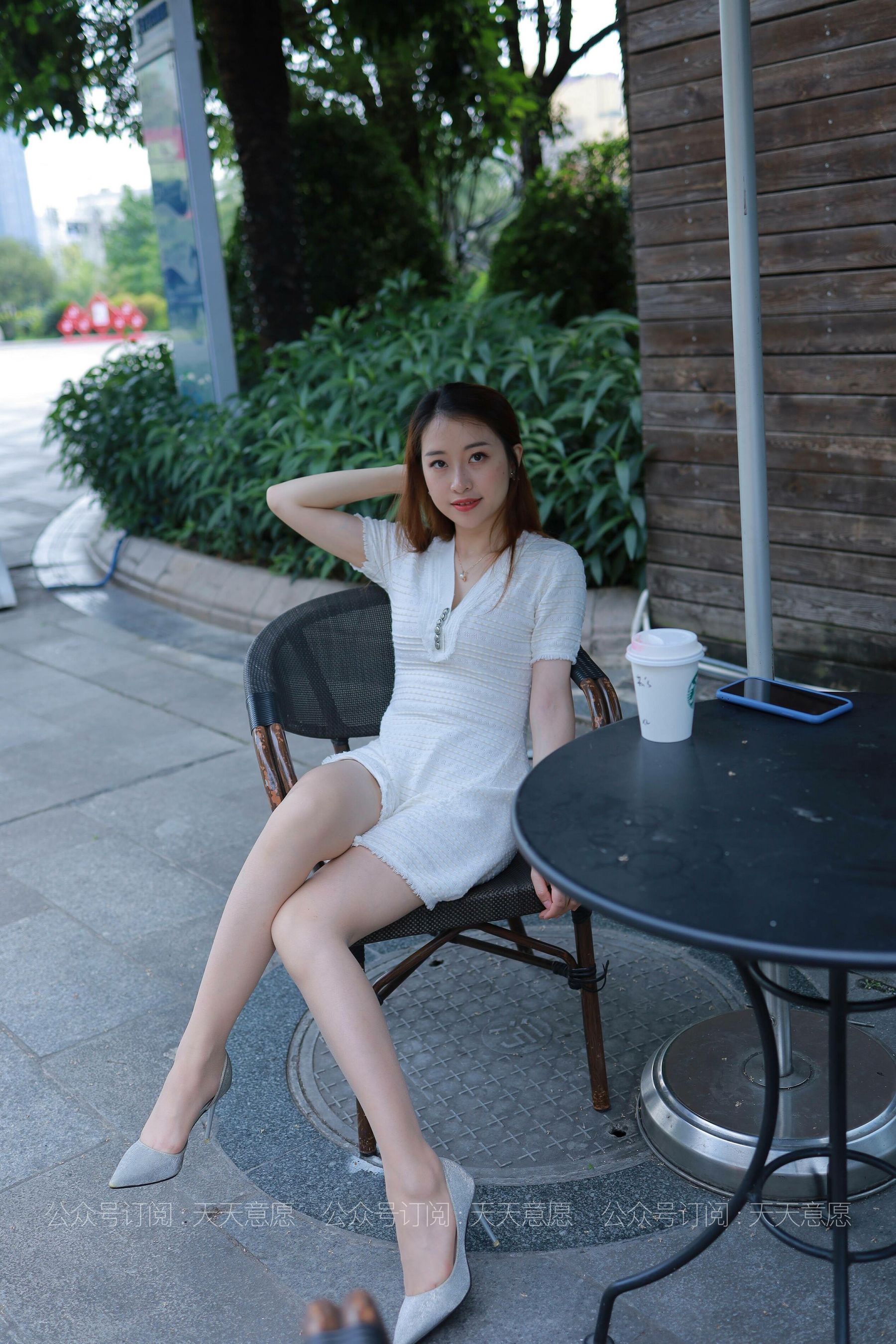 模特：小婕《肉丝白裙俏佳人》-图15