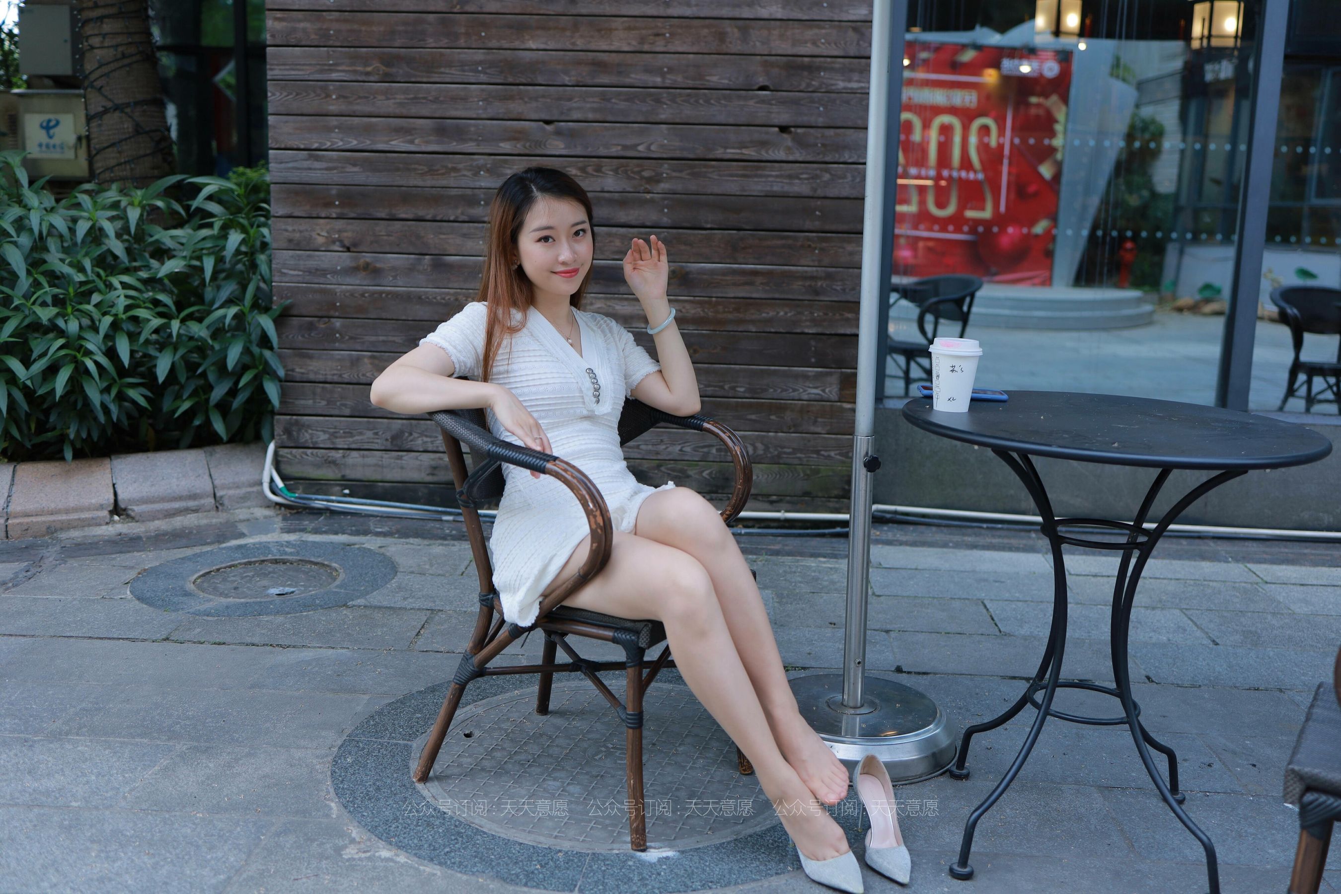 模特：小婕《肉丝白裙俏佳人》-图29