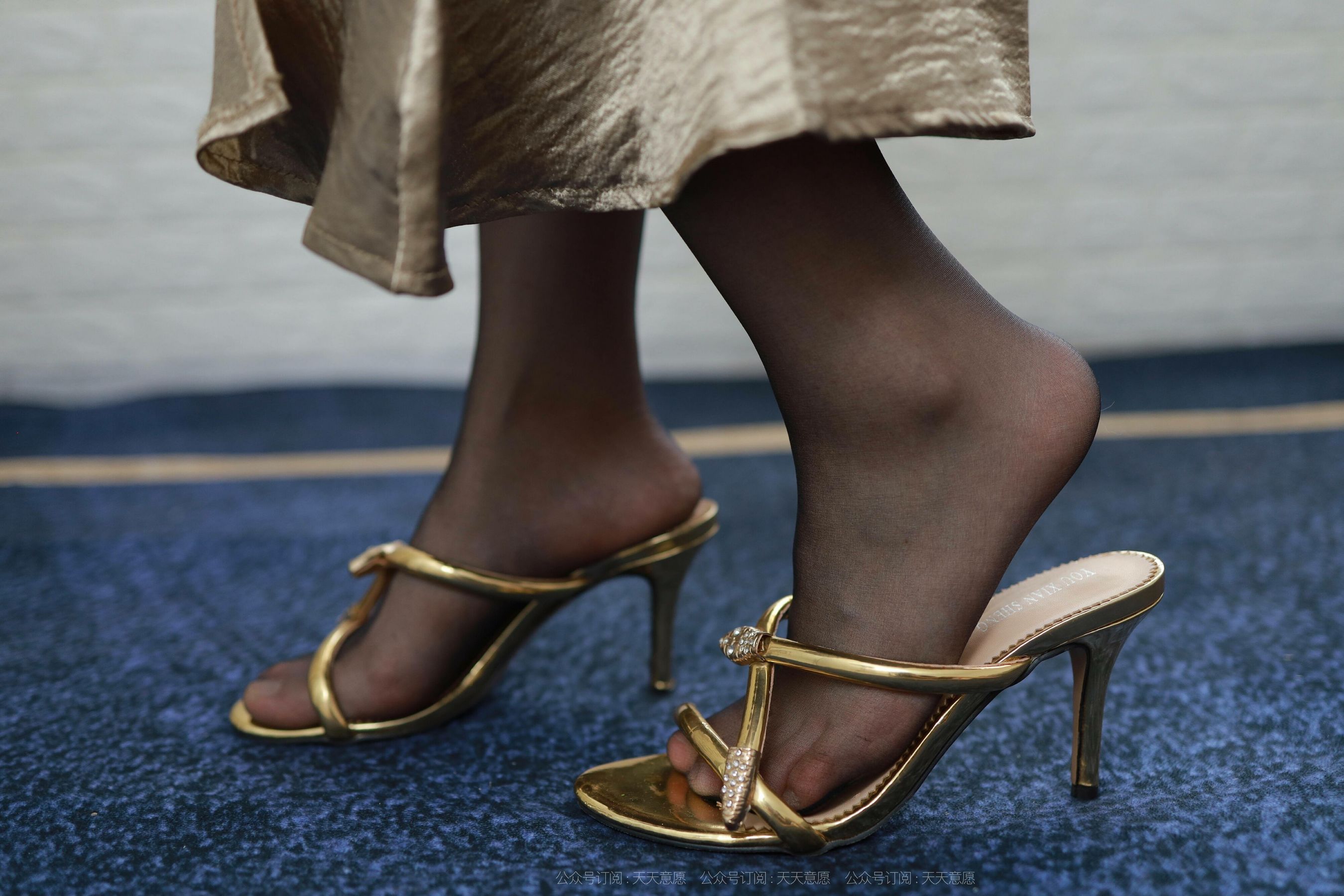 模特：小婕《金色吊带裙》-图28