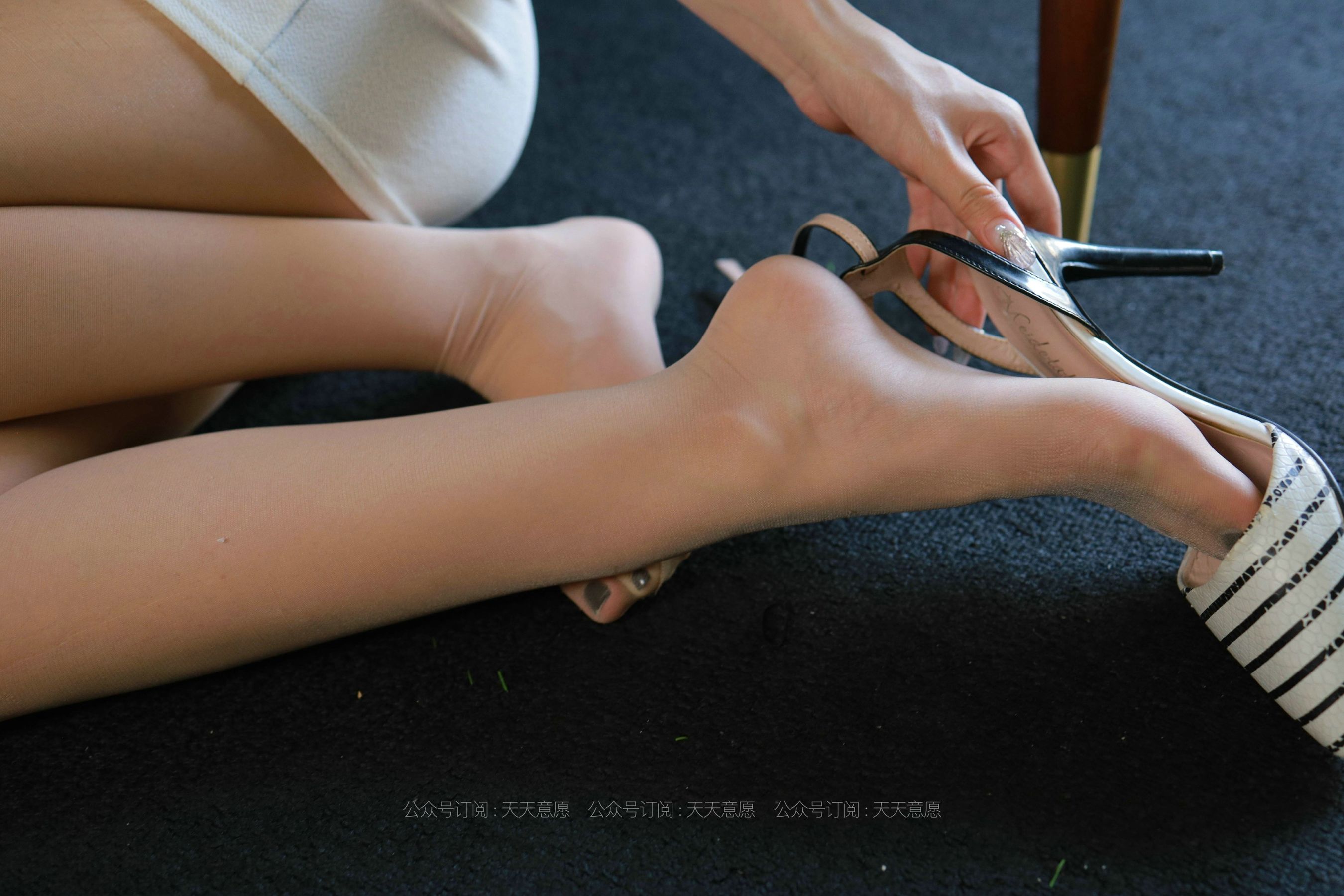 模特：怡怡《长腿实习生》-图80