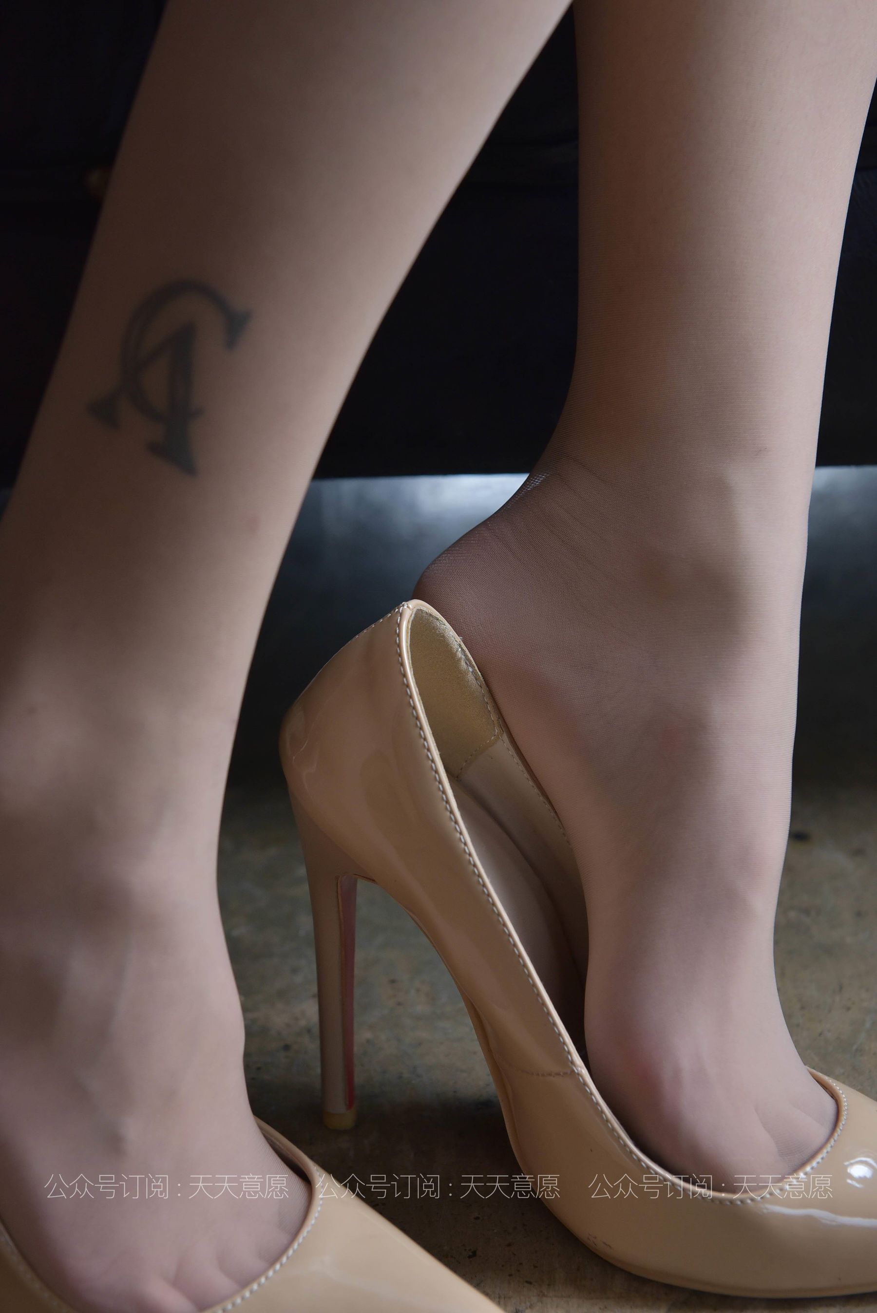 模特：潇潇《红裙职业装展示》-图25