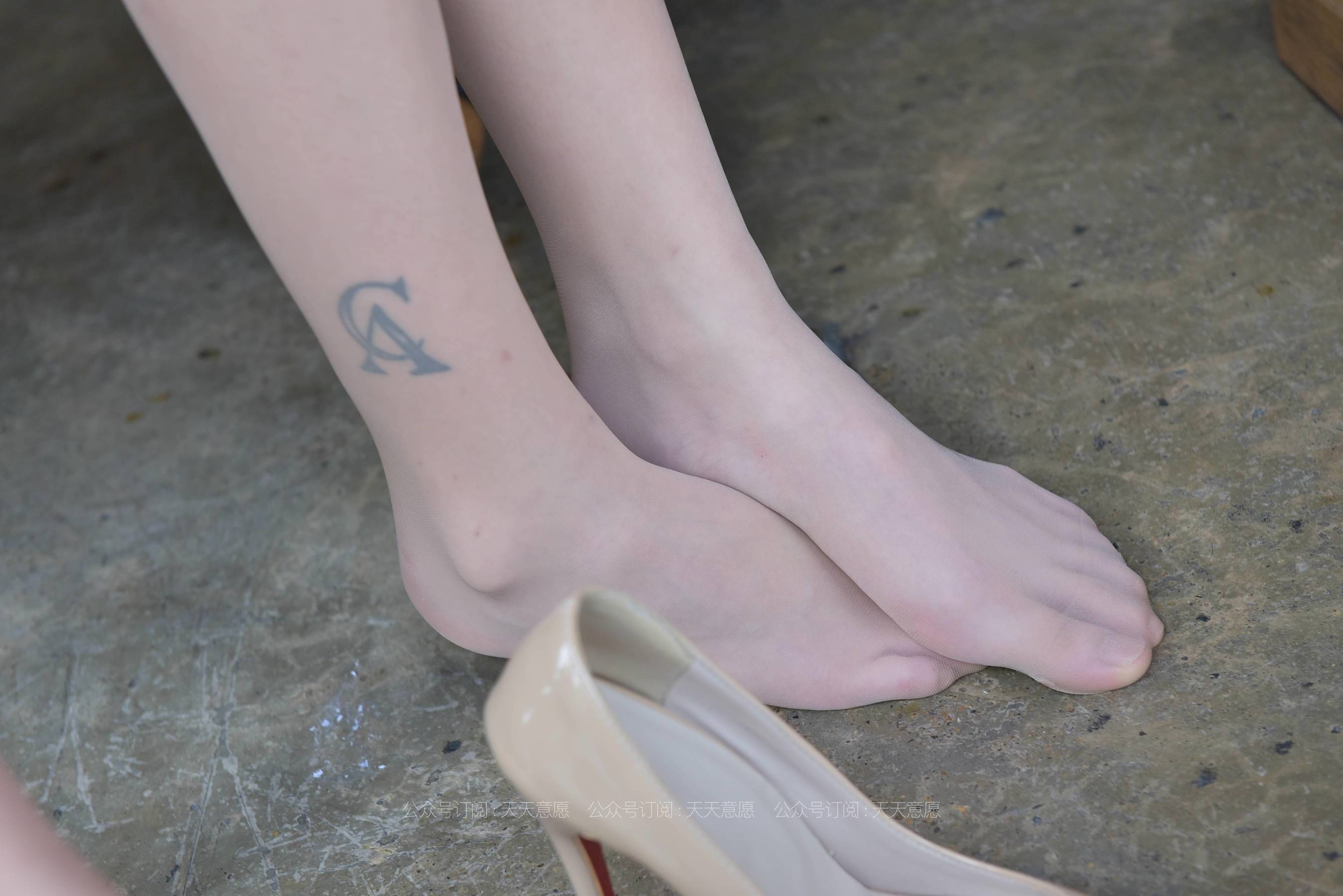 模特：潇潇《红裙职业装展示》-图57