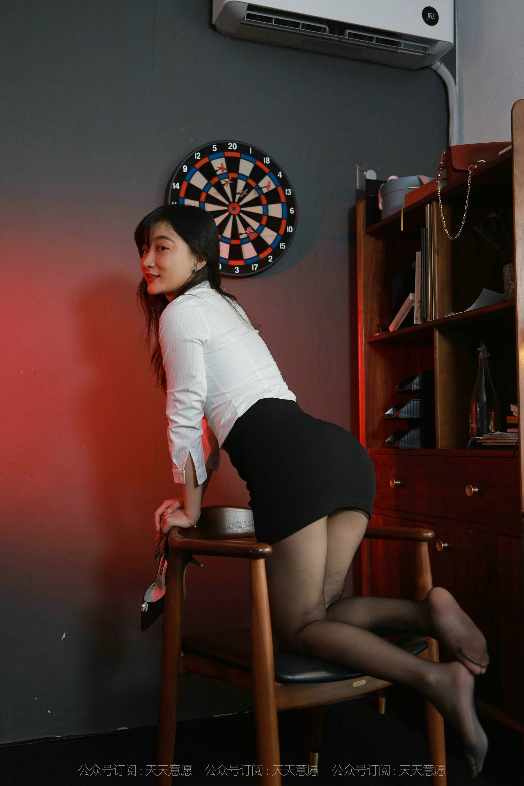 模特：秋秋《企划部OL美女》-图44