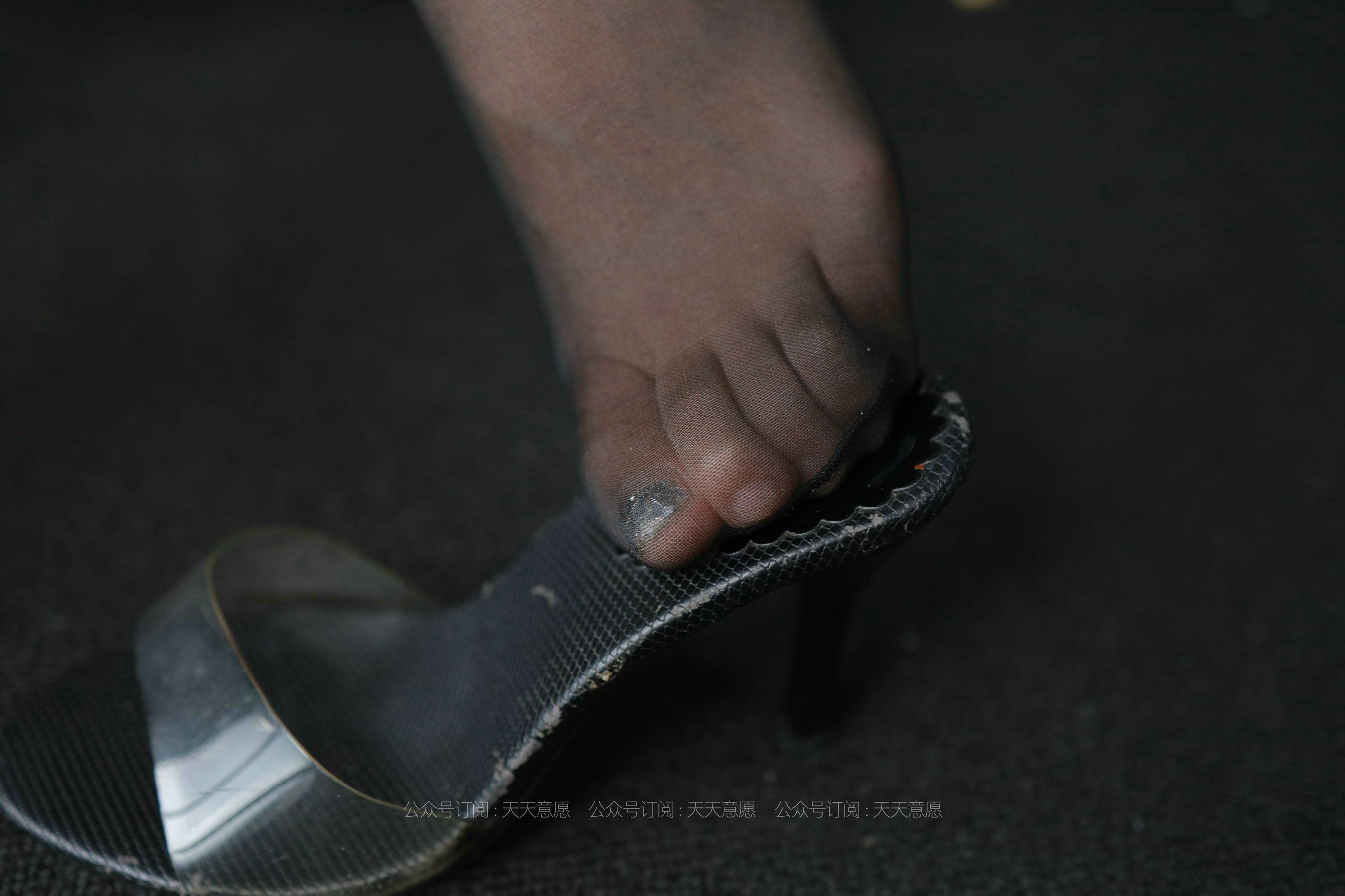 模特：秋秋《高叉包臀裙》-图12