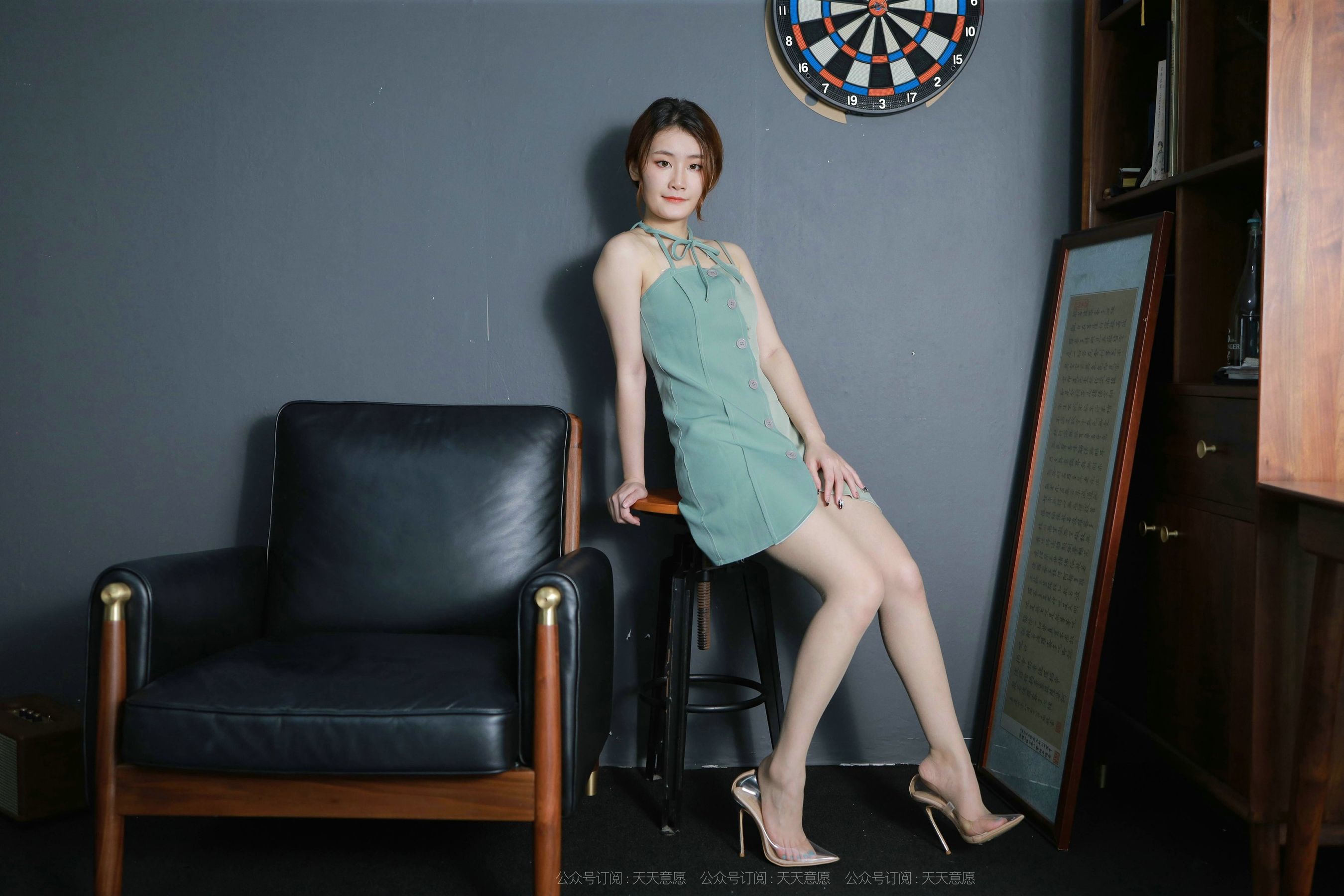 模特：紫薇《淡绿短裙》-图0