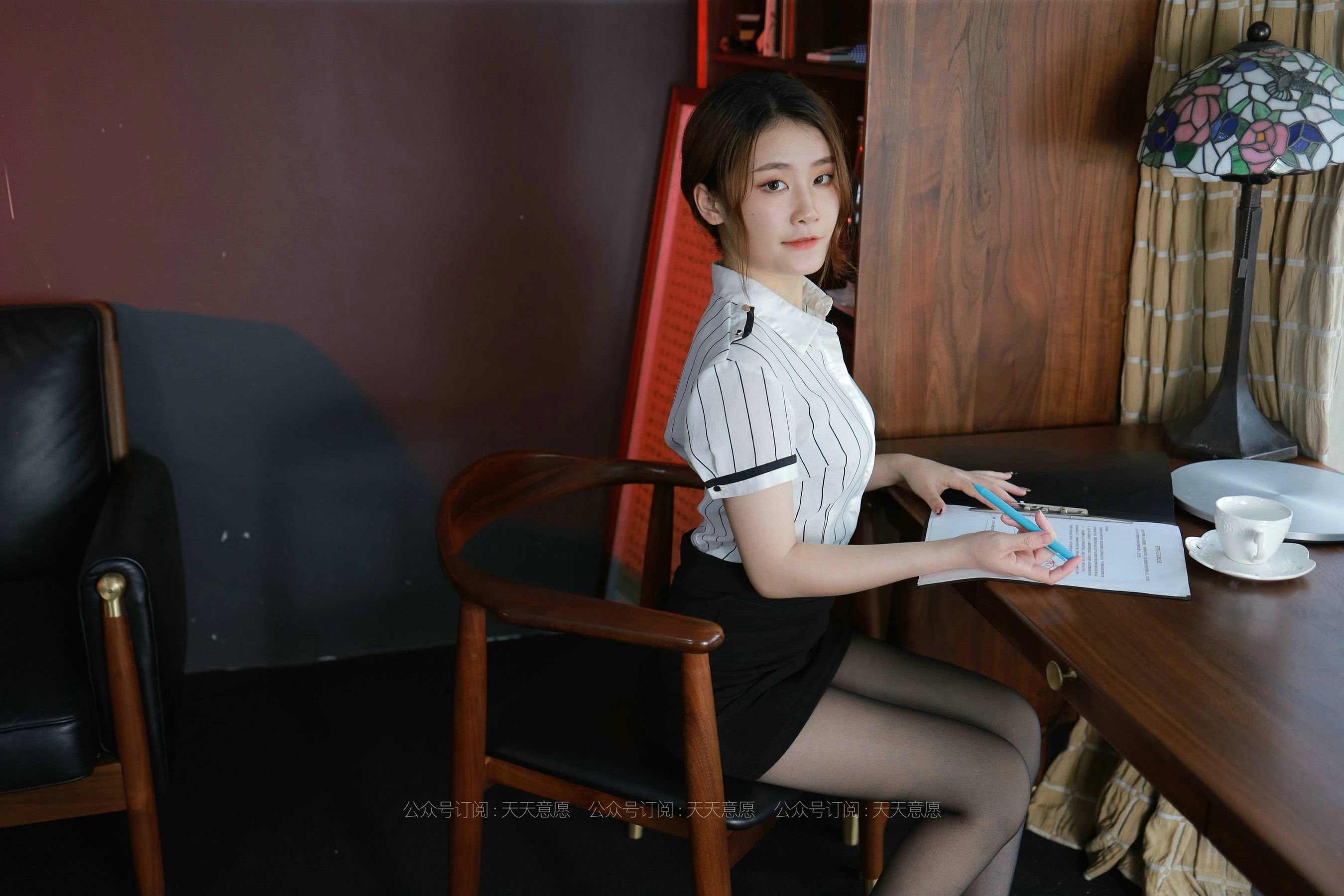 模特：紫薇《麻辣女秘书》-图1