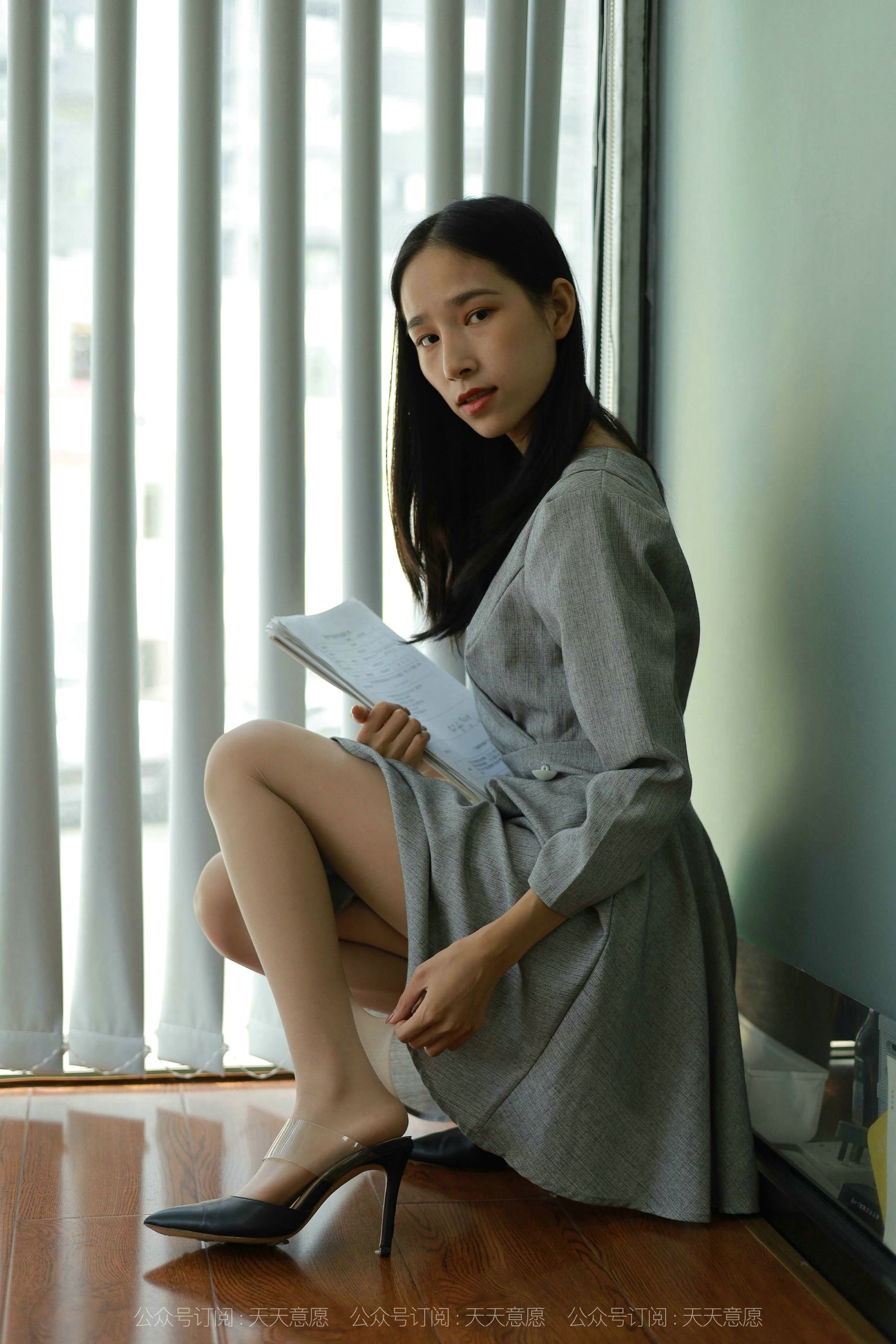 模特：美子《听话的女秘书》-图11