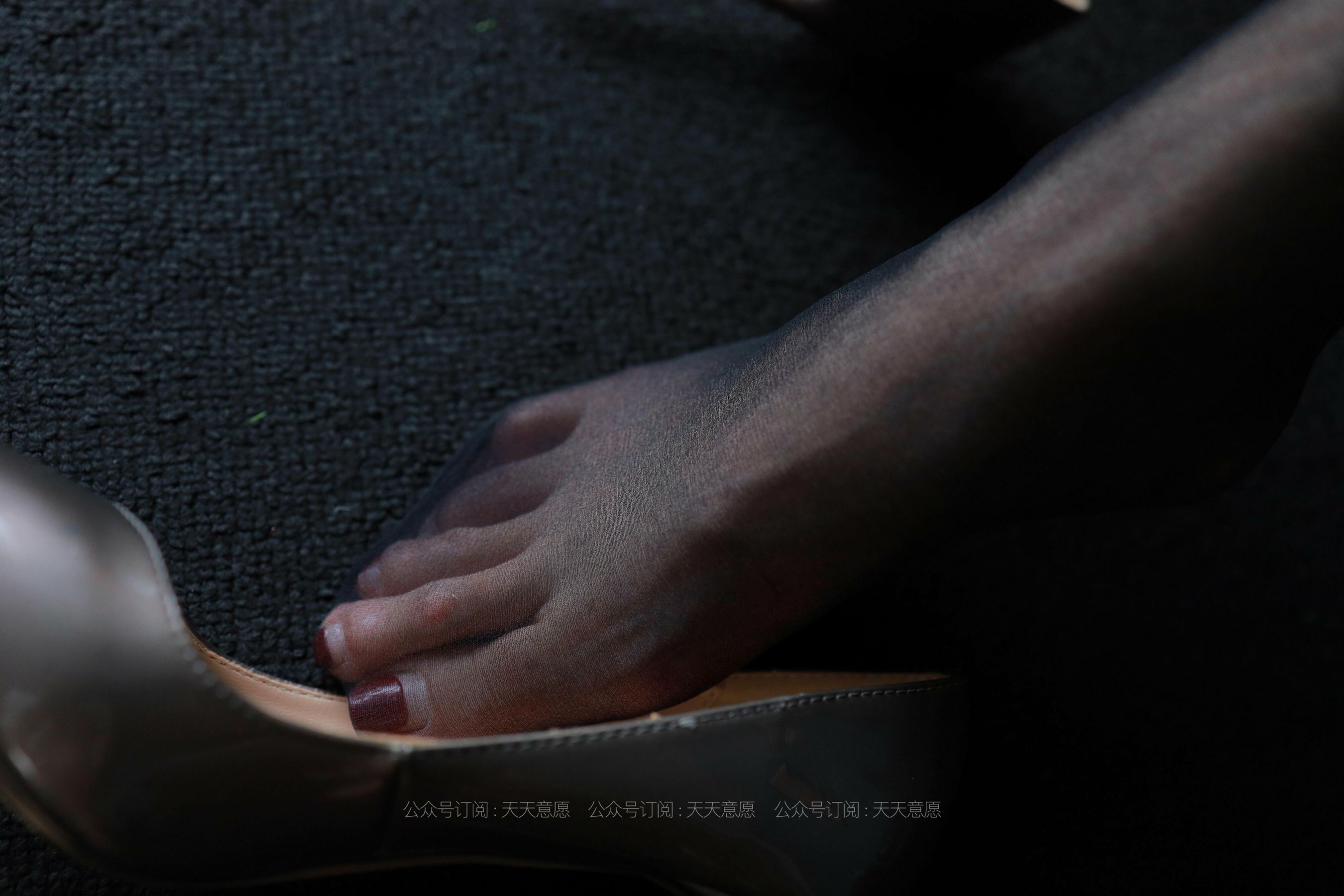 模特：羽西《沙发上的黑丝》-图10