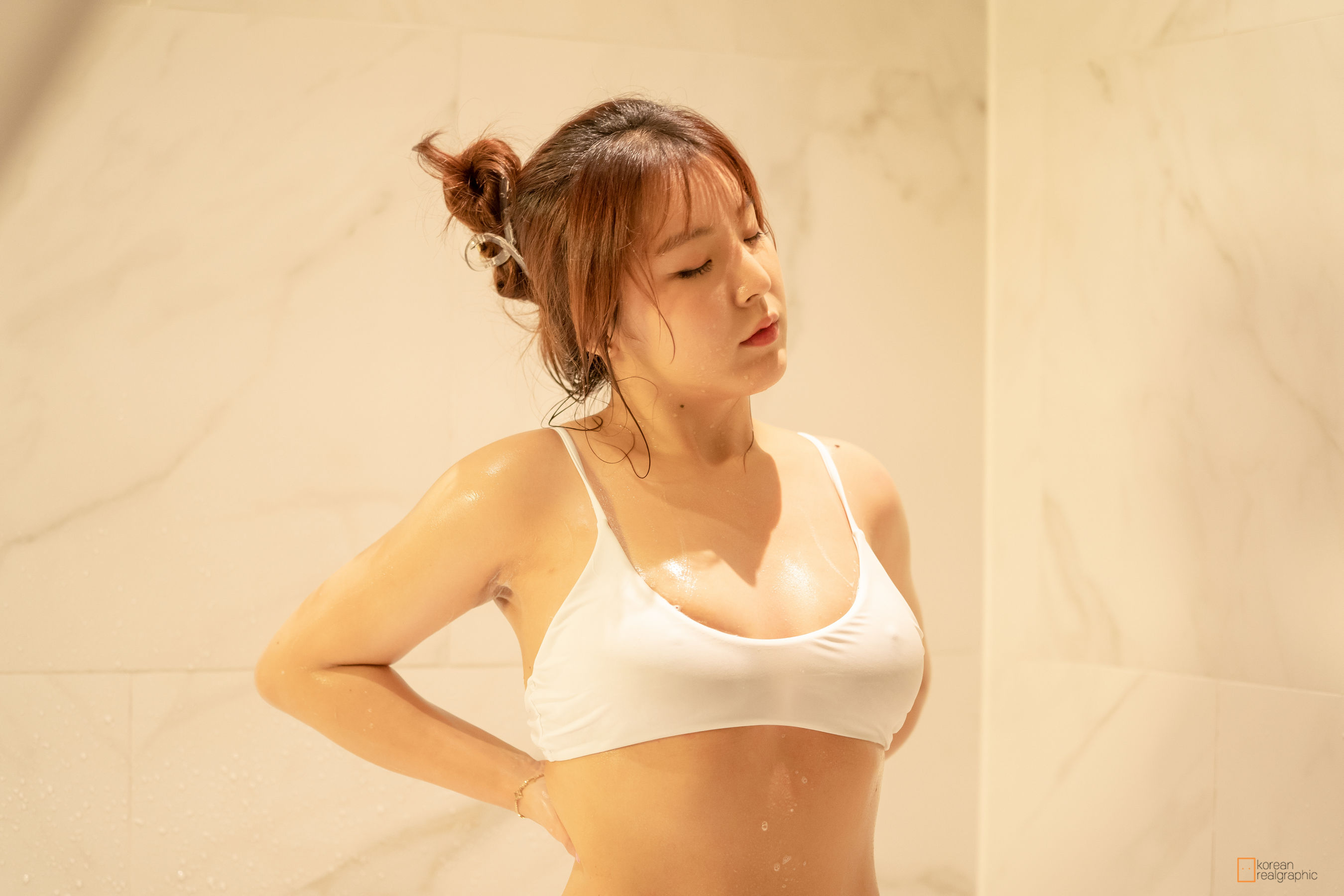 No.046 Taking a shower-图31