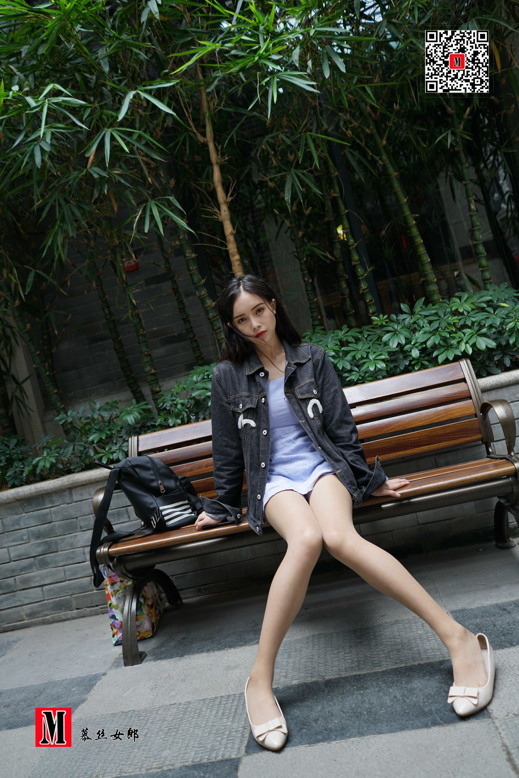 No.089 小羽 路边长凳街拍-图0