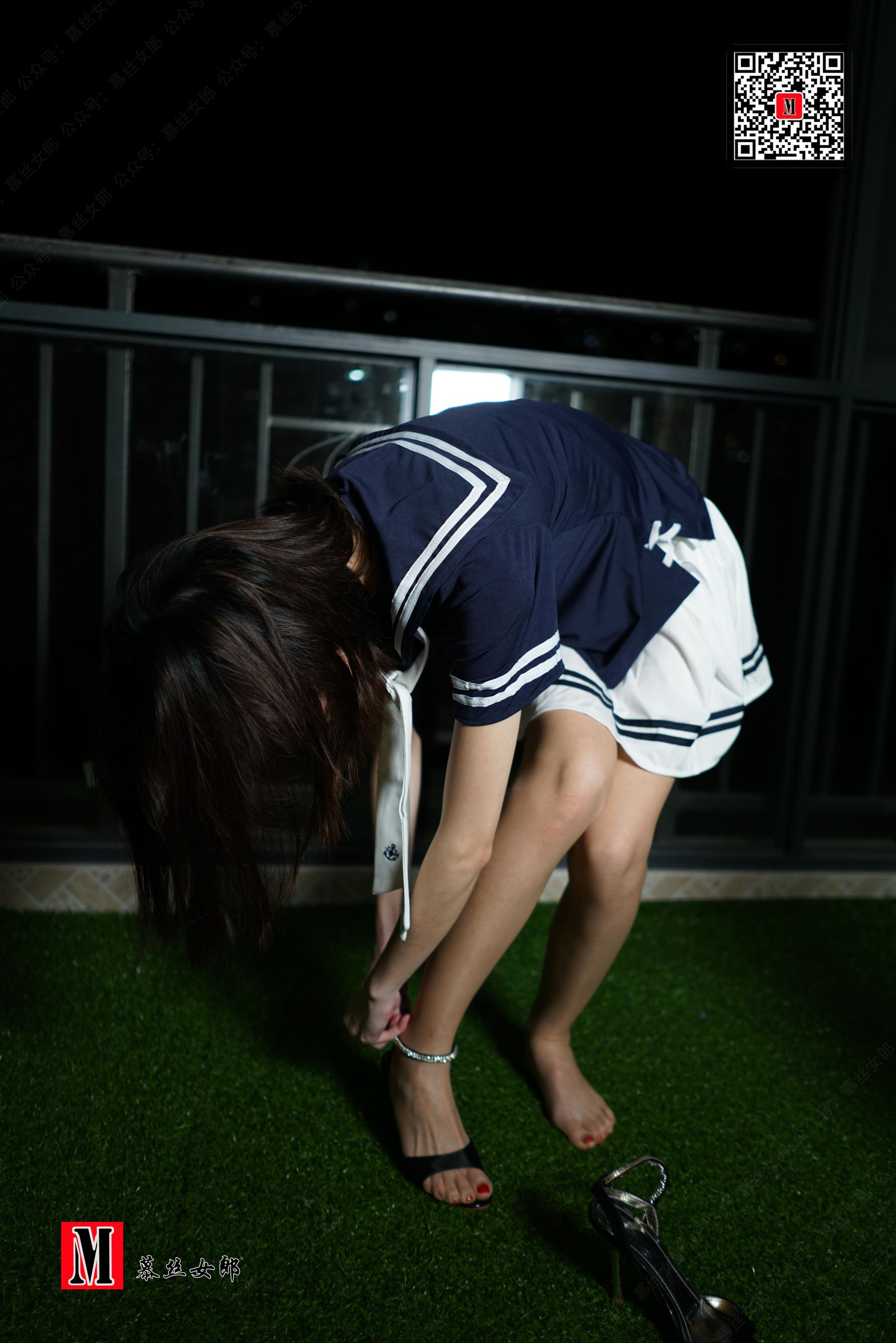 No.090 阳台白裙肉丝夜摄-图4