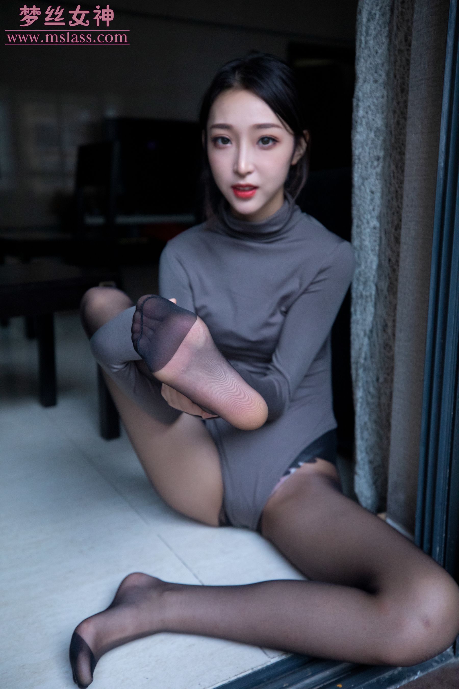 乔儿 美女主播（黑色）-图1