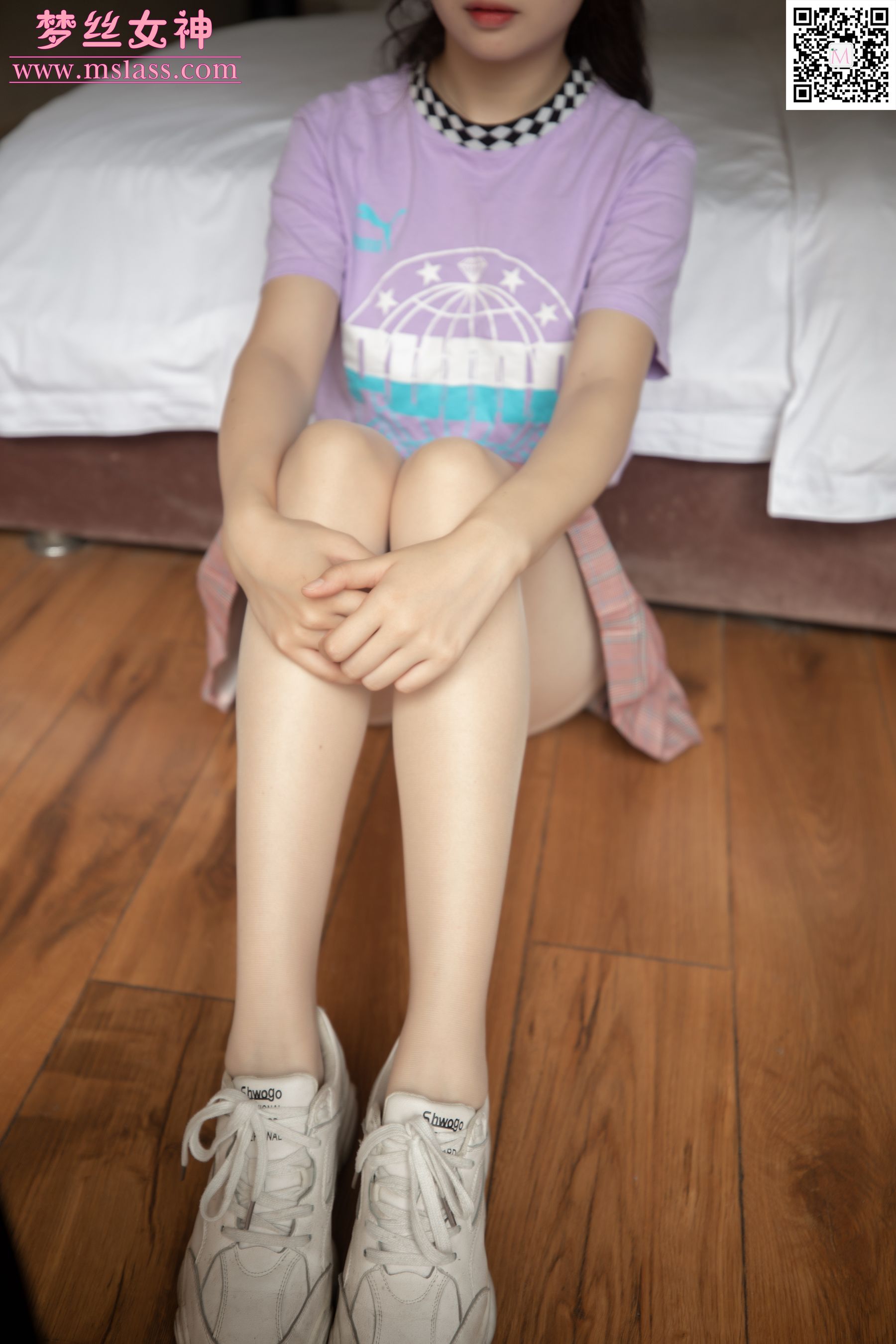 刘佳 笔直的丝袜腿-图5