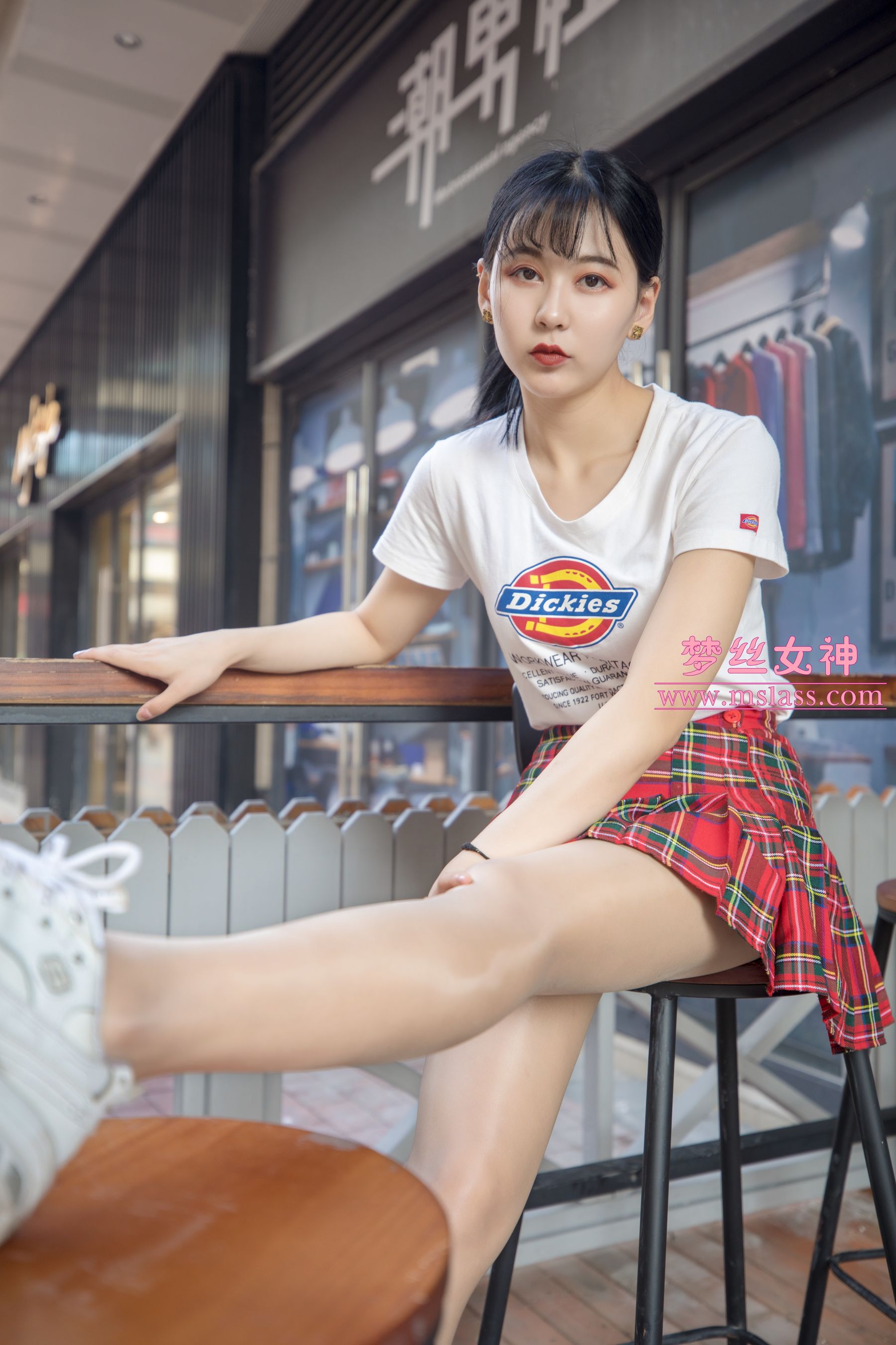 可岚 油光丝袜的少女-图20