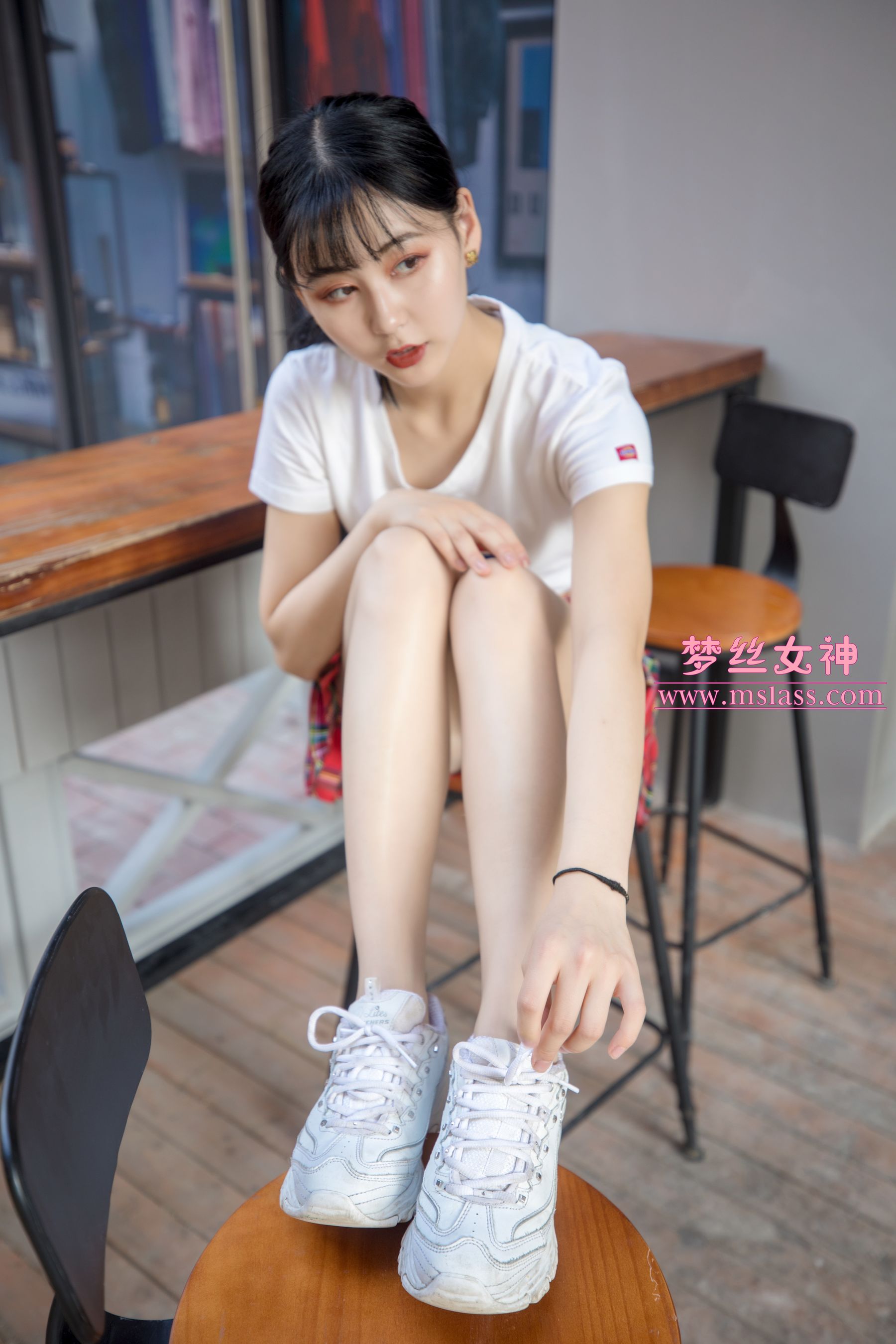 可岚 油光丝袜的少女-图26