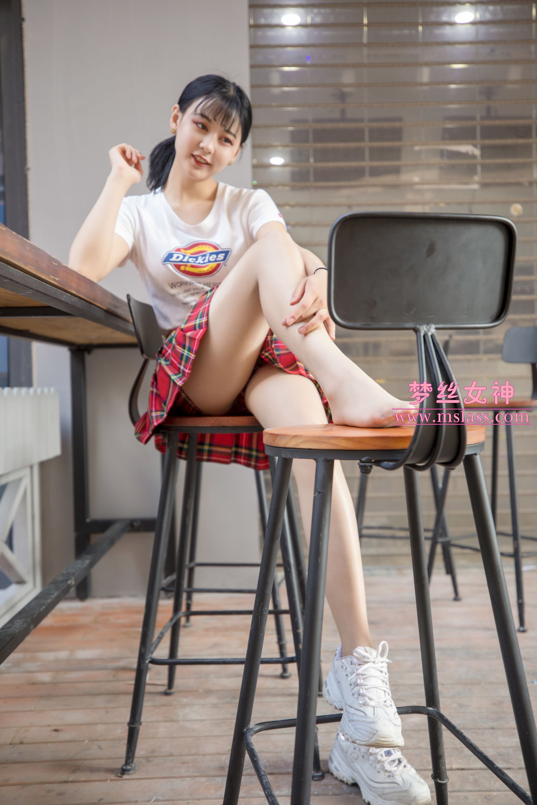 可岚 油光丝袜的少女-图39