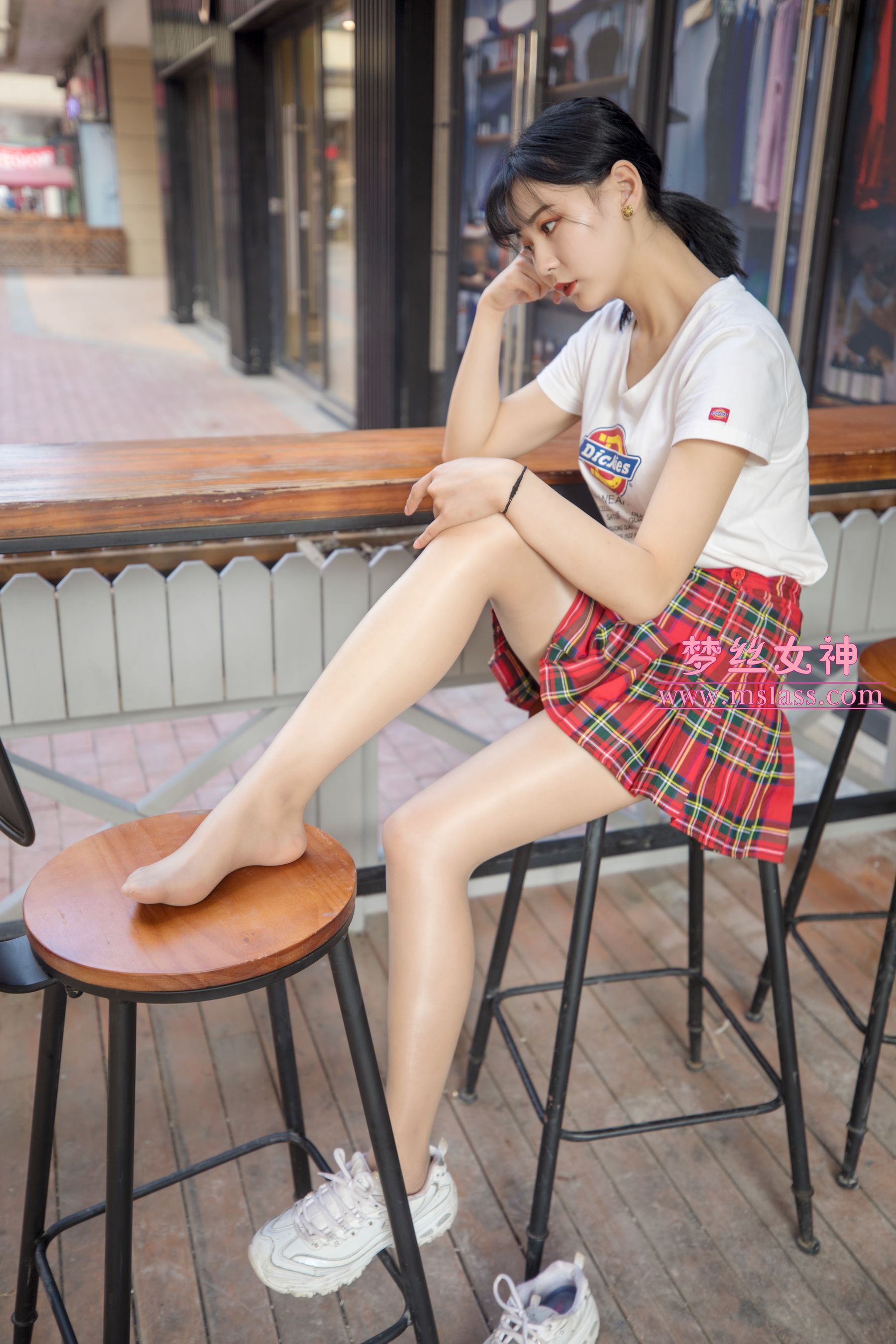 可岚 油光丝袜的少女-图40