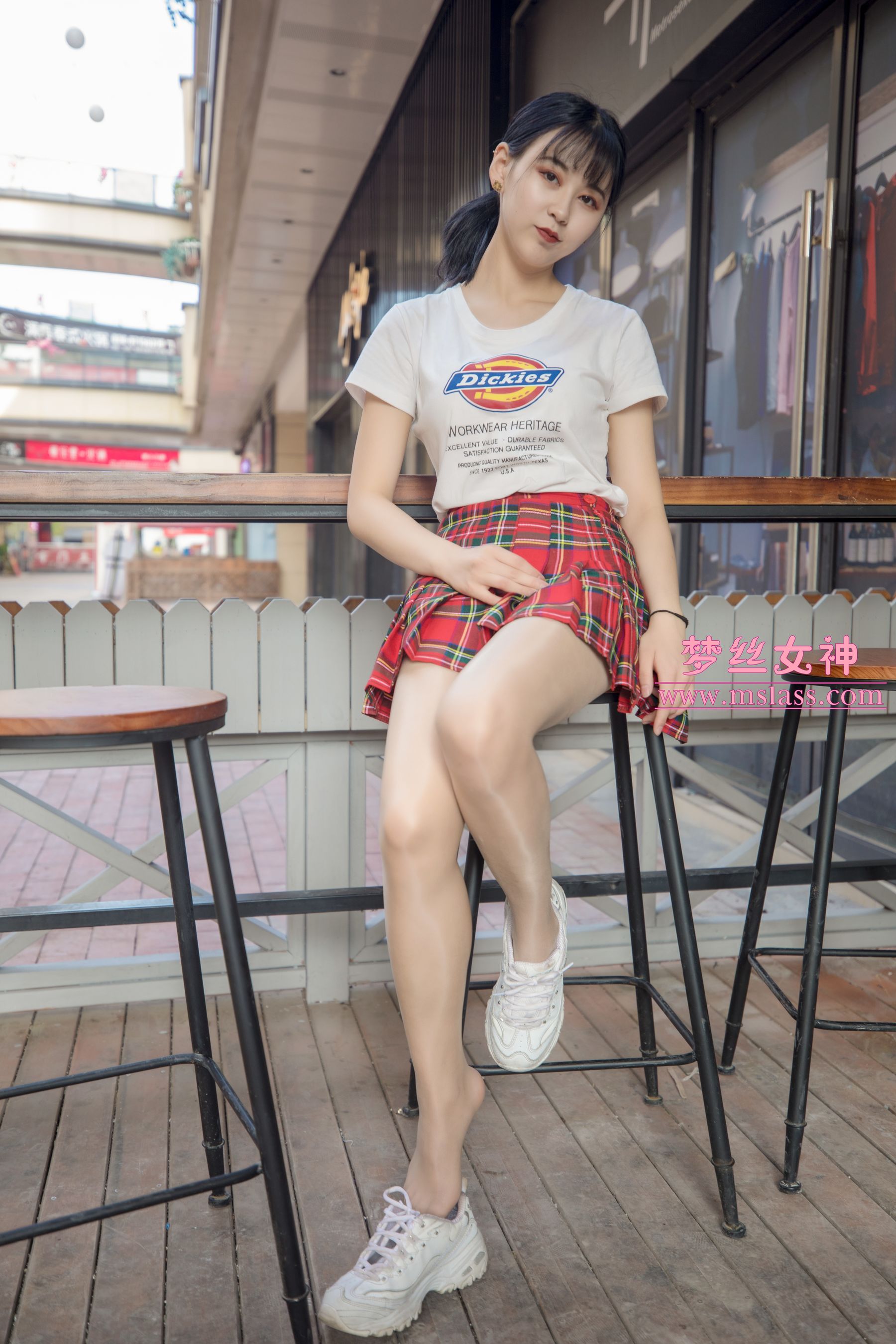 可岚 油光丝袜的少女-图42