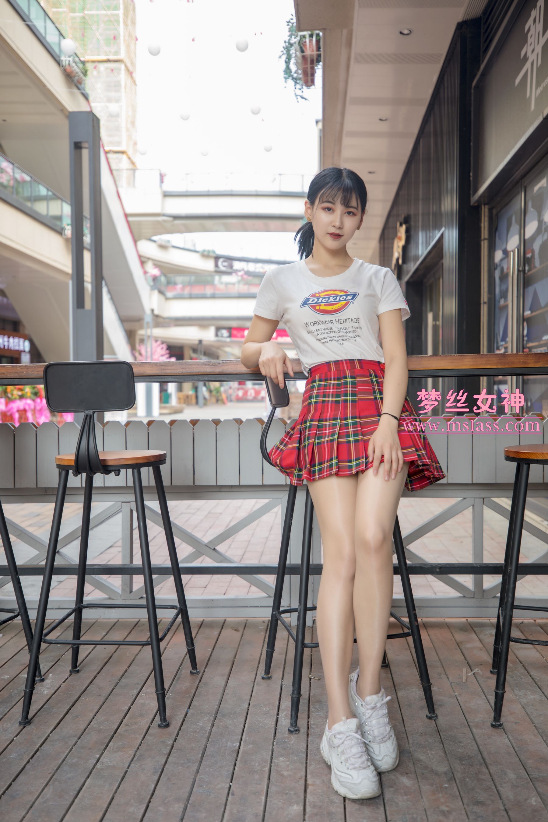 可岚 油光丝袜的少女-图6