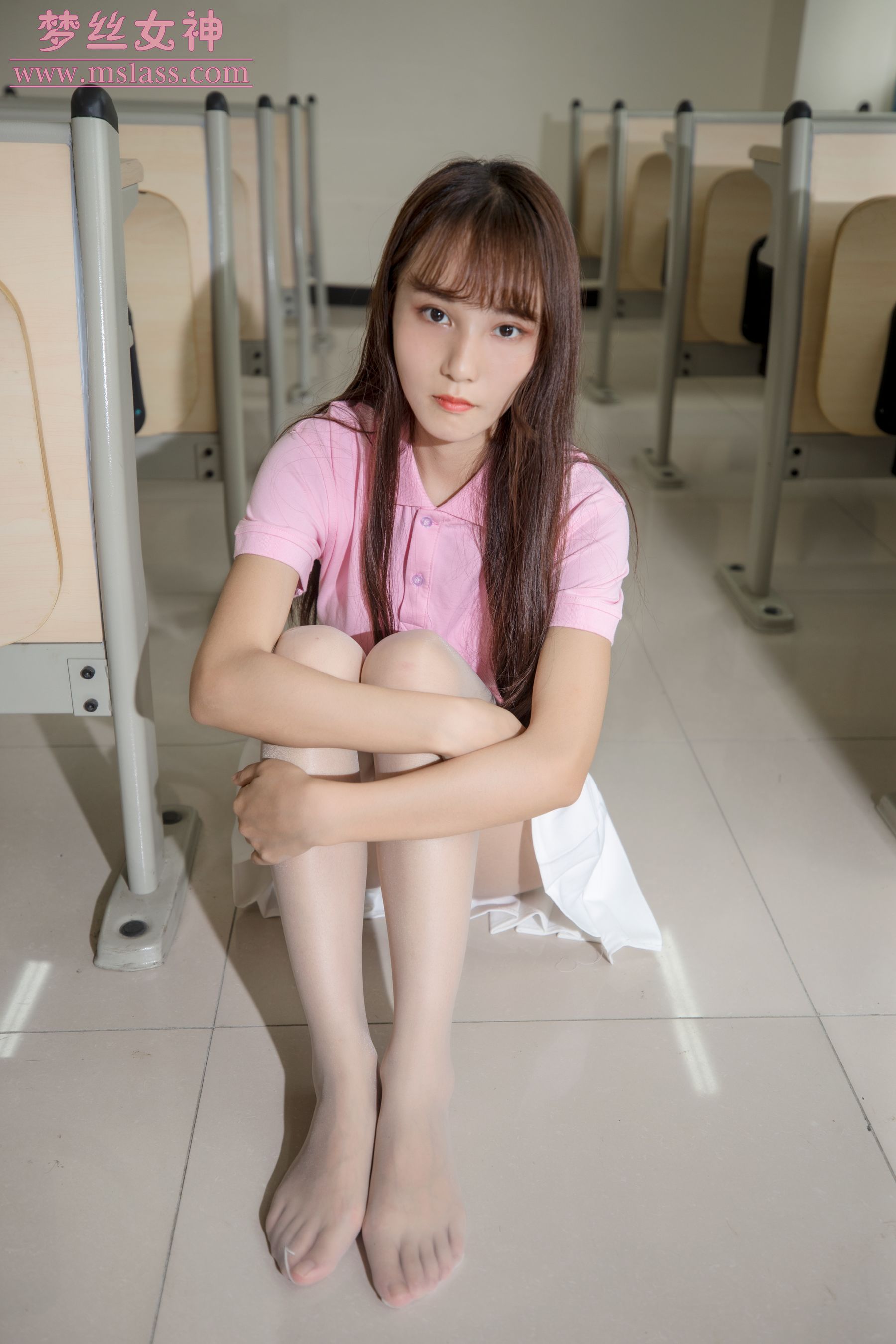 小兔 校园黑丝和白丝的可爱-图15