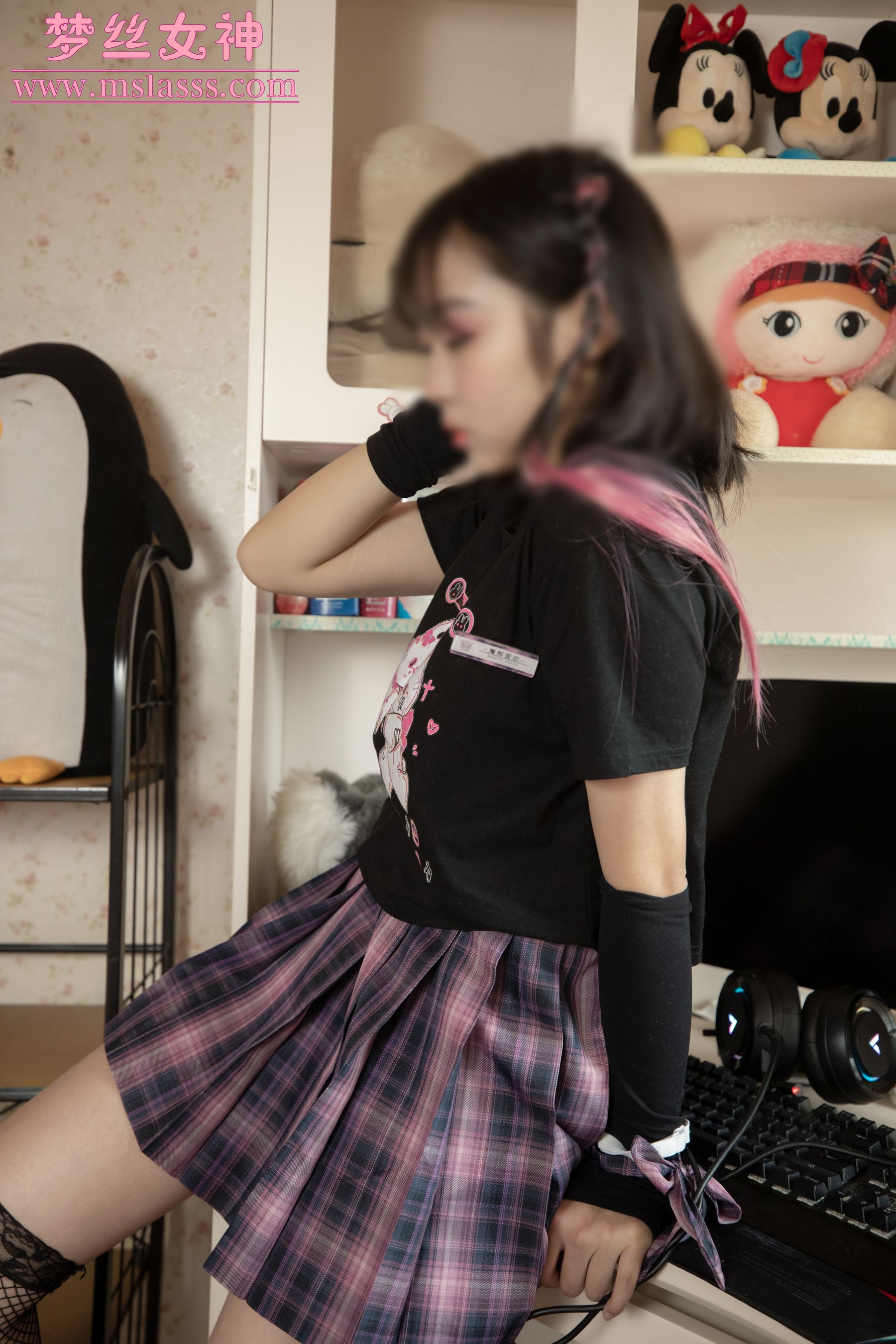 小南 迷人的黑网袜-图2