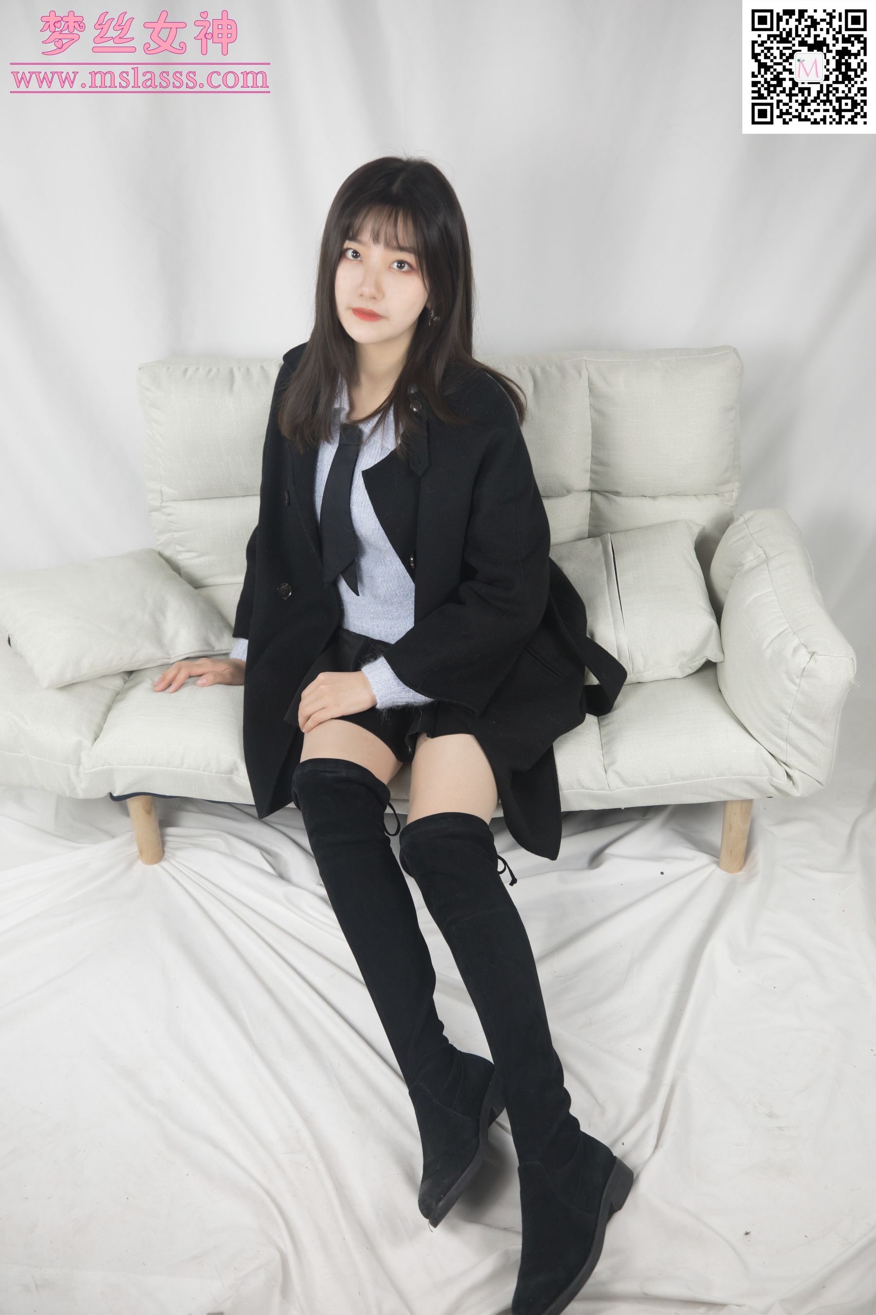 小盐 黑风衣下的美腿-图3