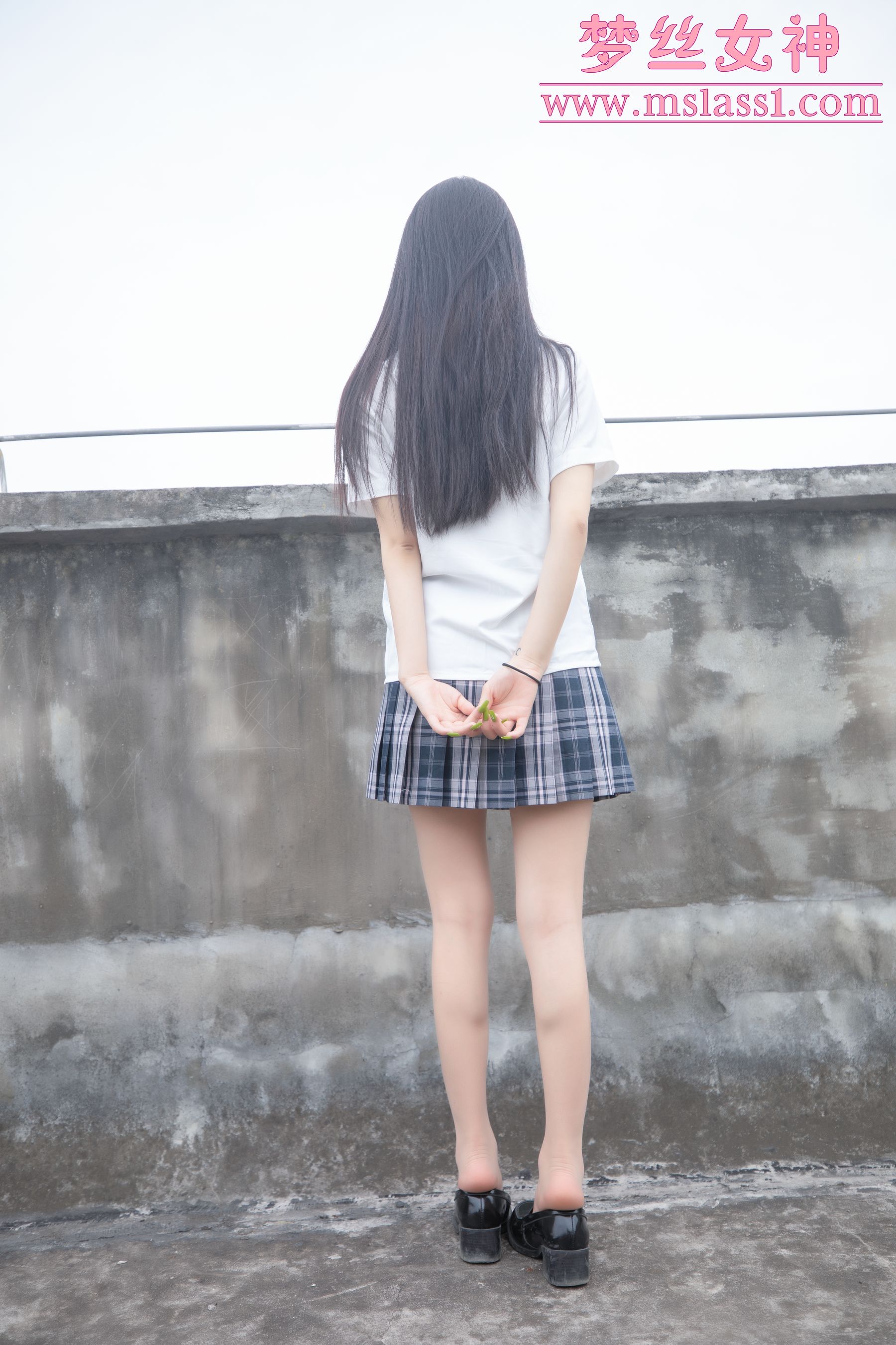 王娇娇 天台JK少女-图13