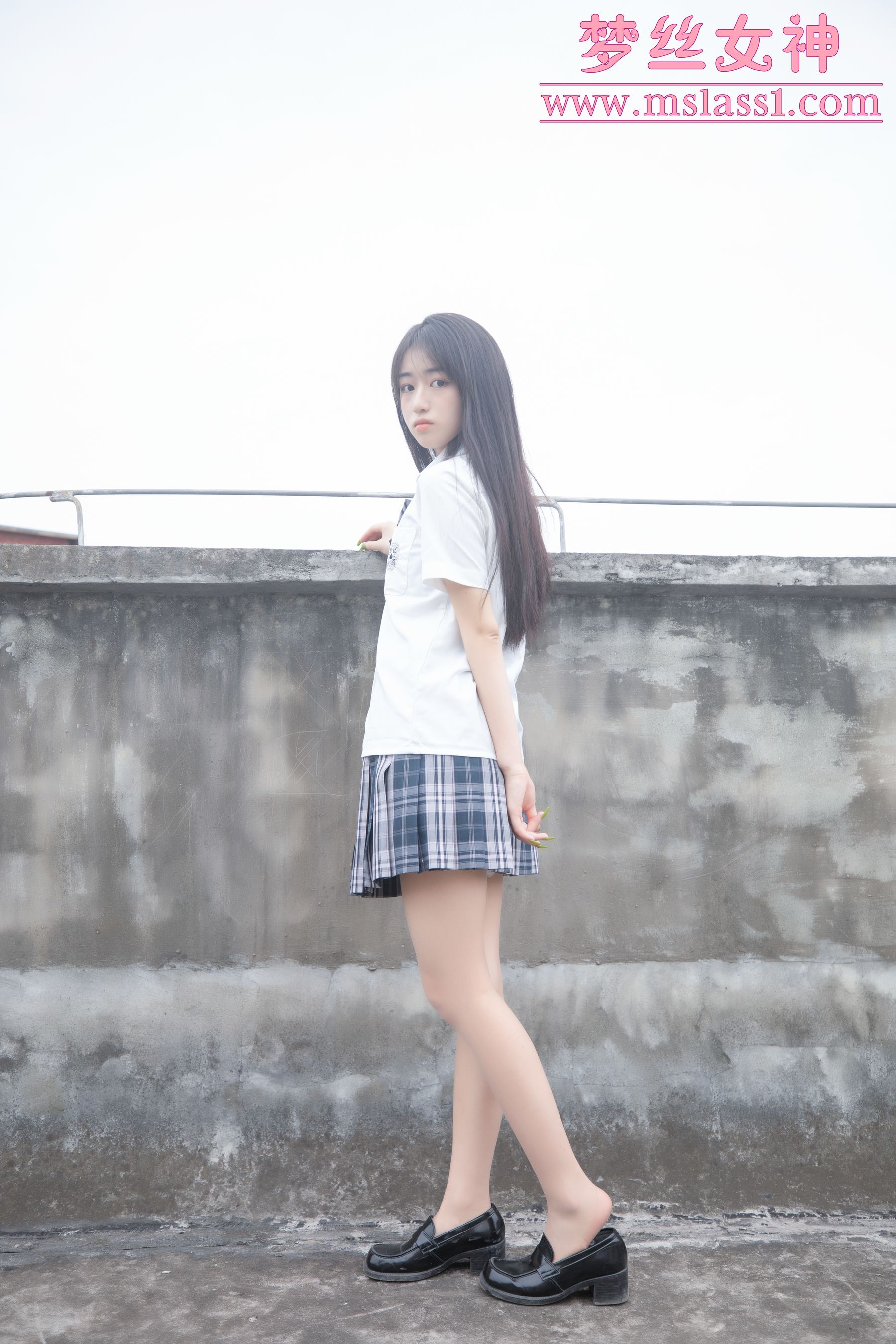 王娇娇 天台JK少女-图15