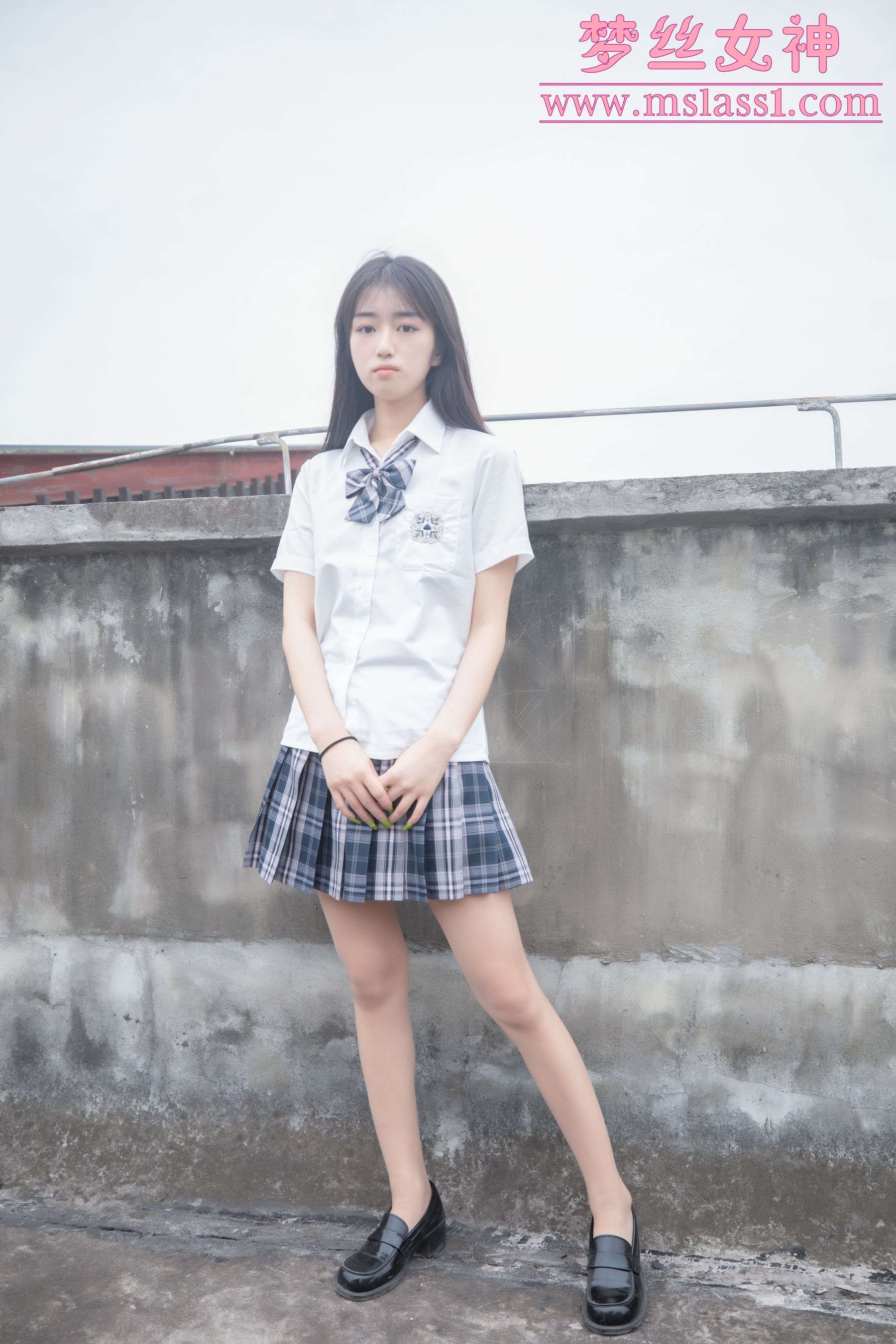 王娇娇 天台JK少女-图1