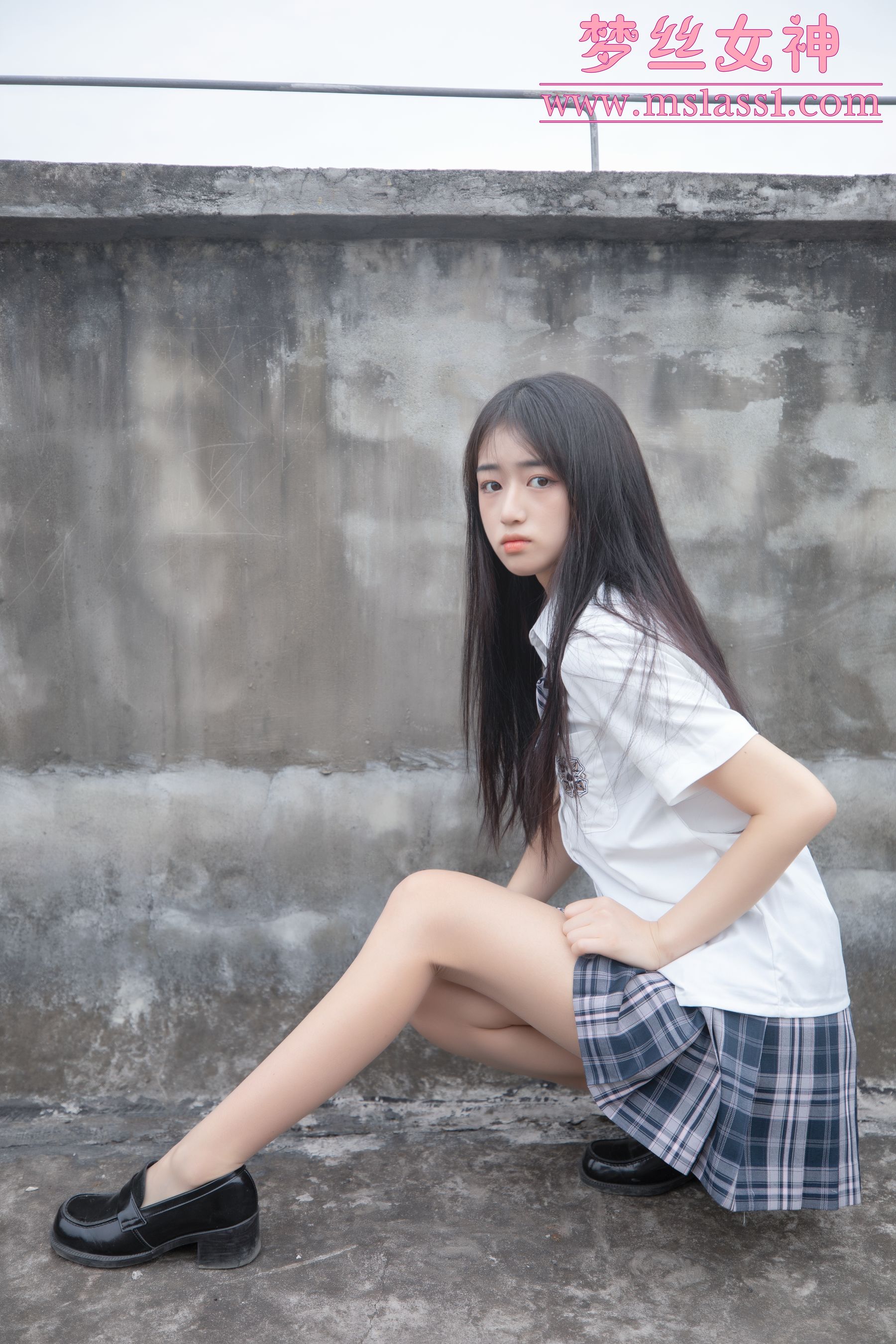 王娇娇 天台JK少女-图19