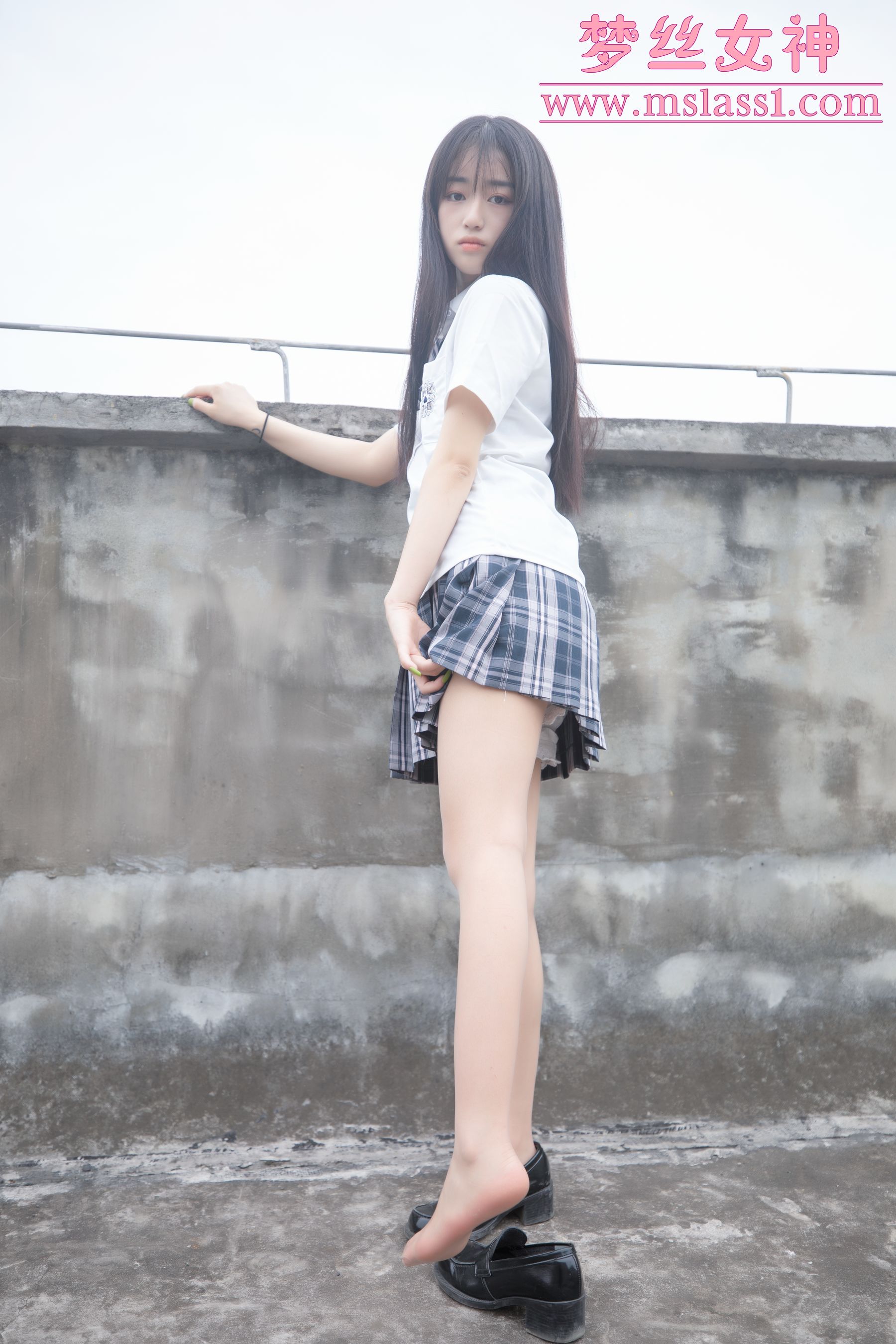 王娇娇 天台JK少女-图36