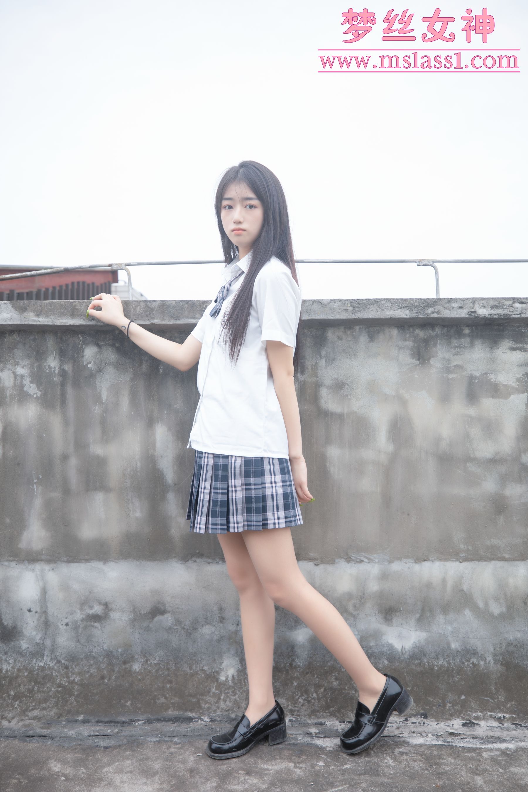 王娇娇 天台JK少女-图5