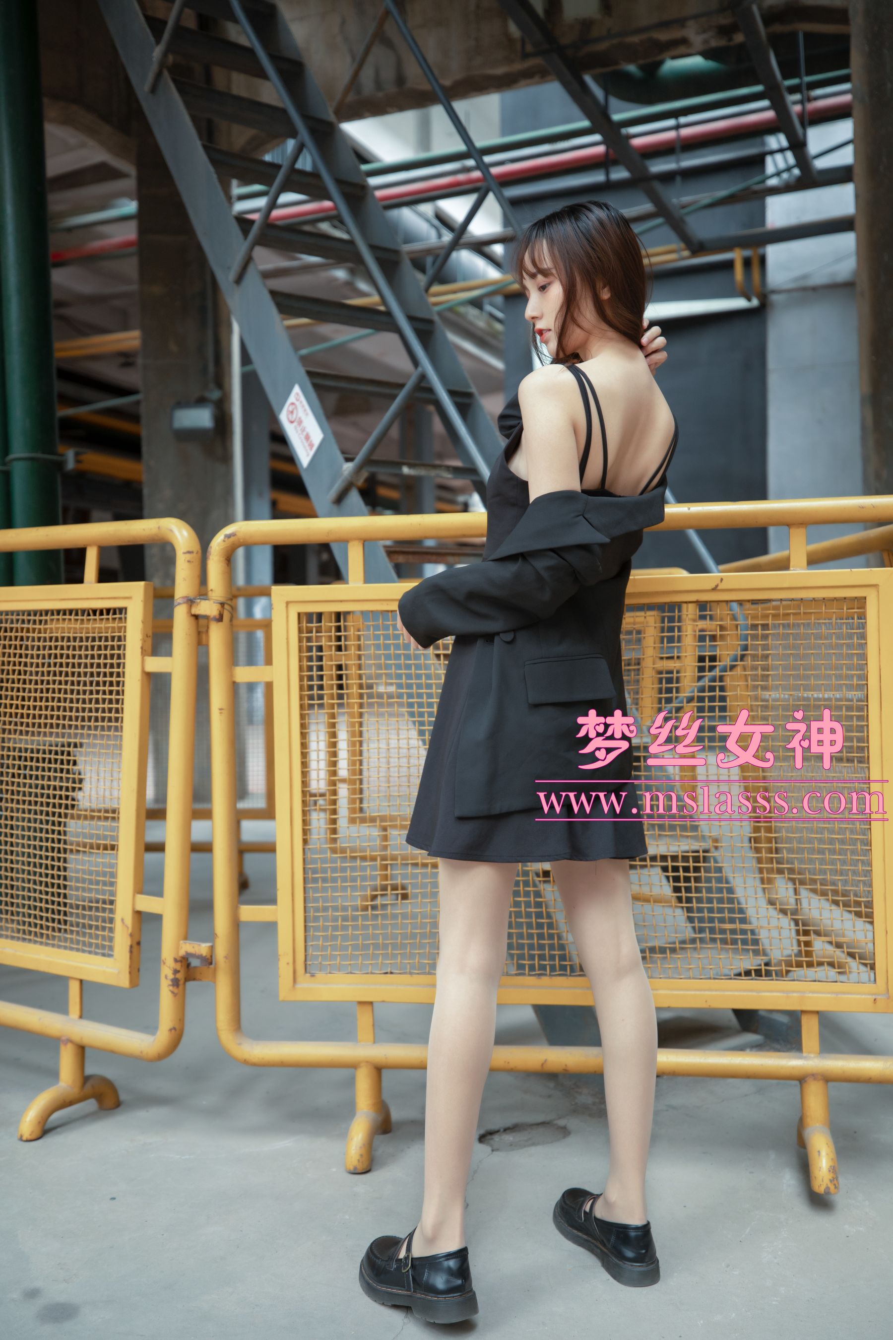 玥玥 火车超自然系-图1