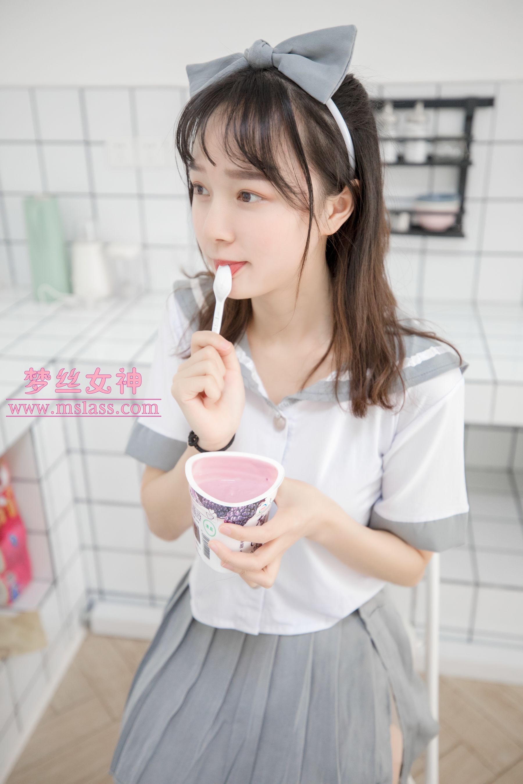 玥玥 白色丝袜空间-图1