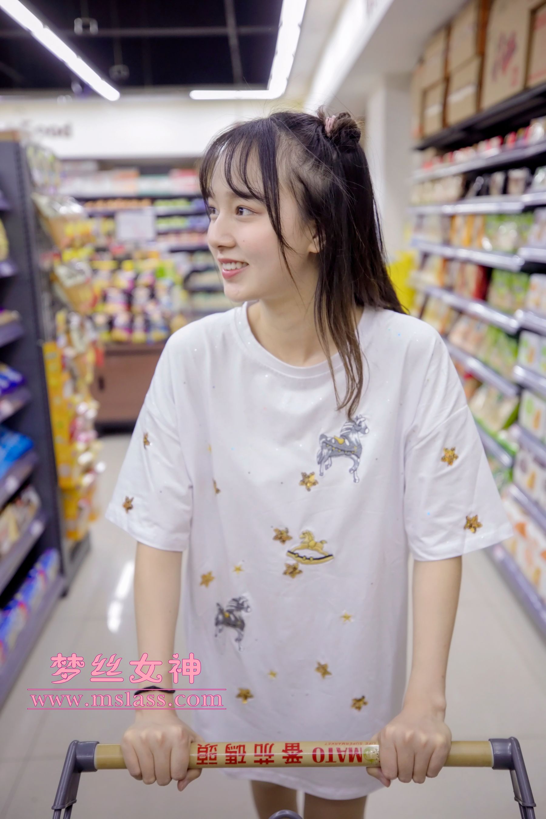 玥玥 超市的吃货少女-图9