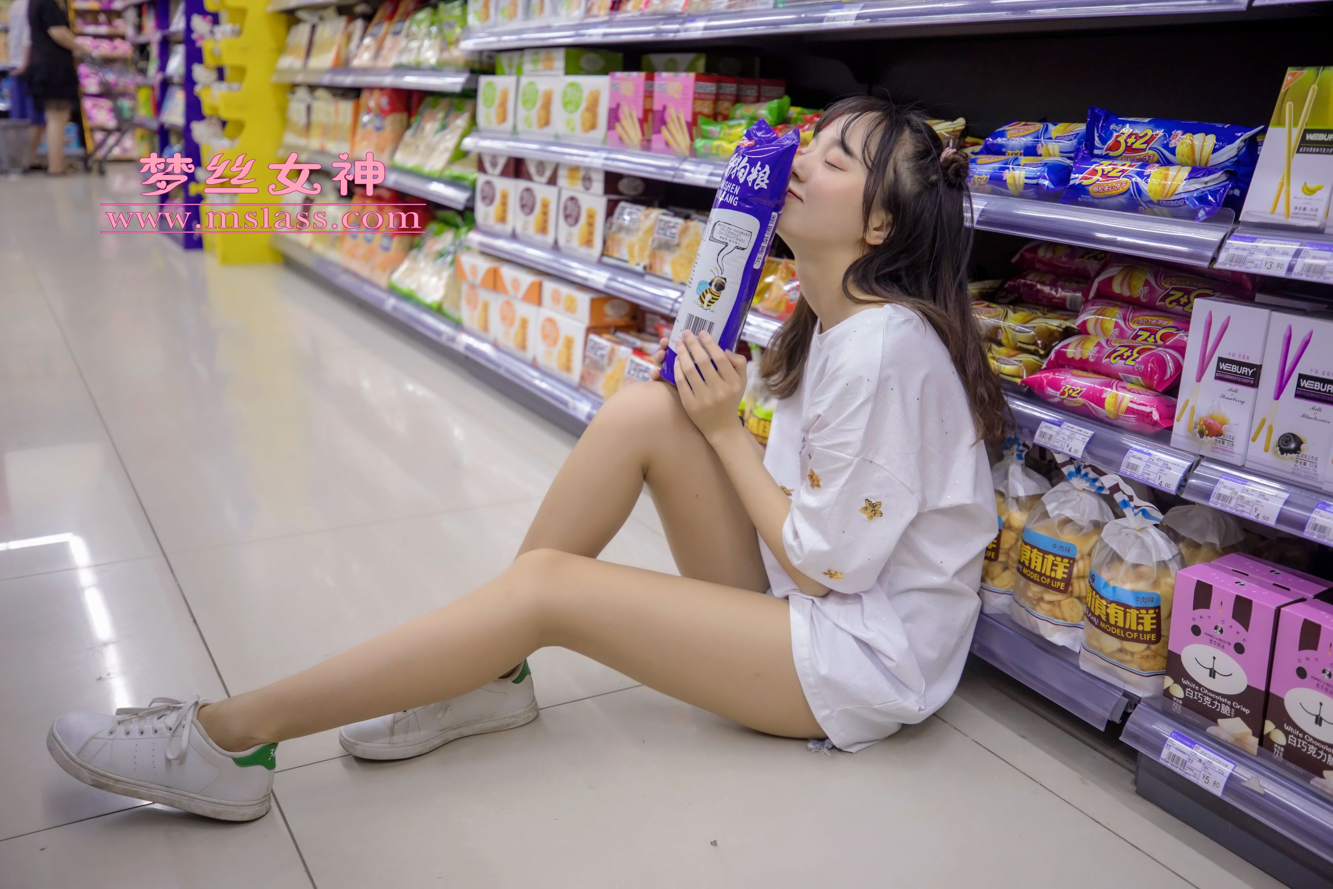 玥玥 超市的吃货少女-图21