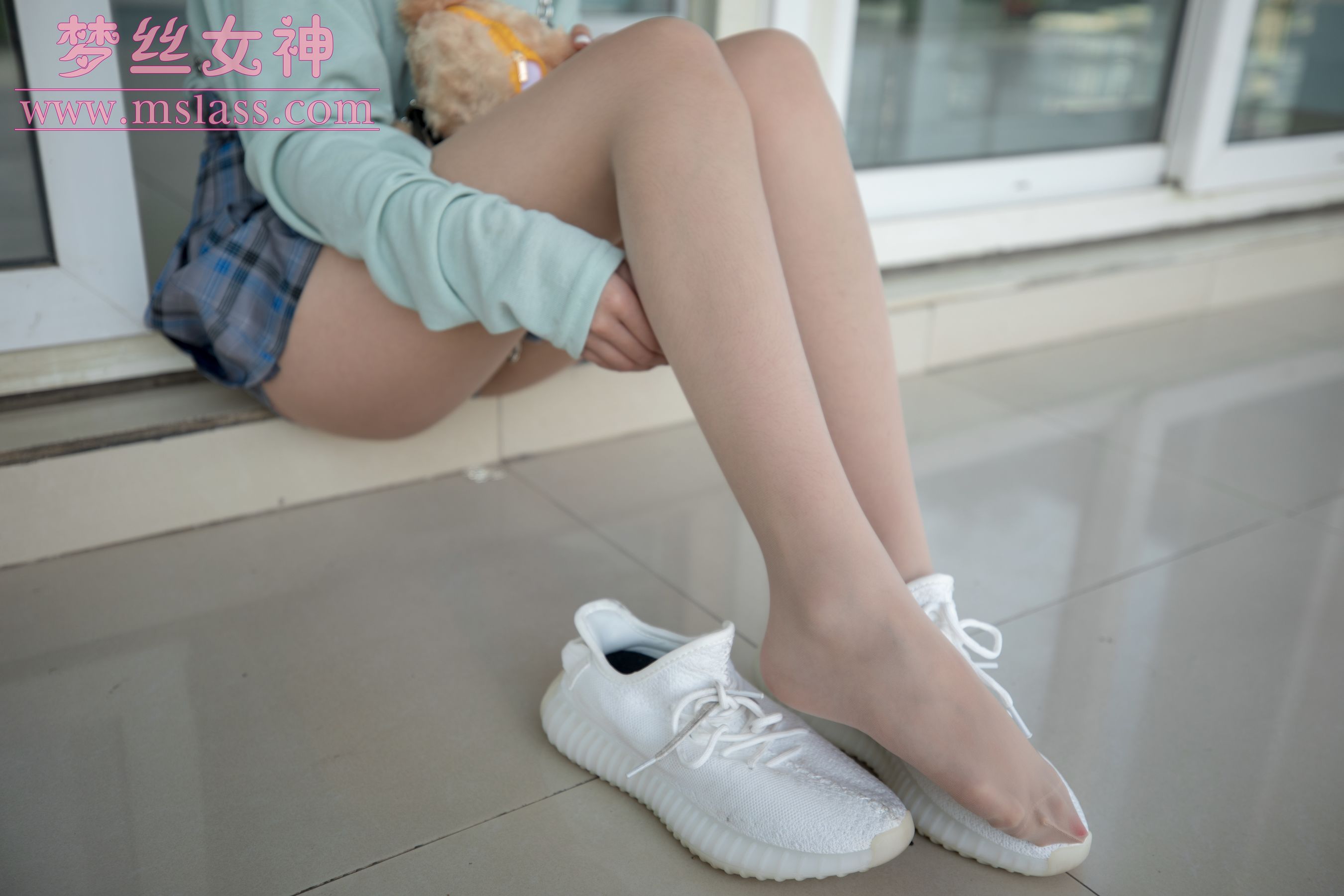 酥酥 恬静的小白鞋丝袜-图48