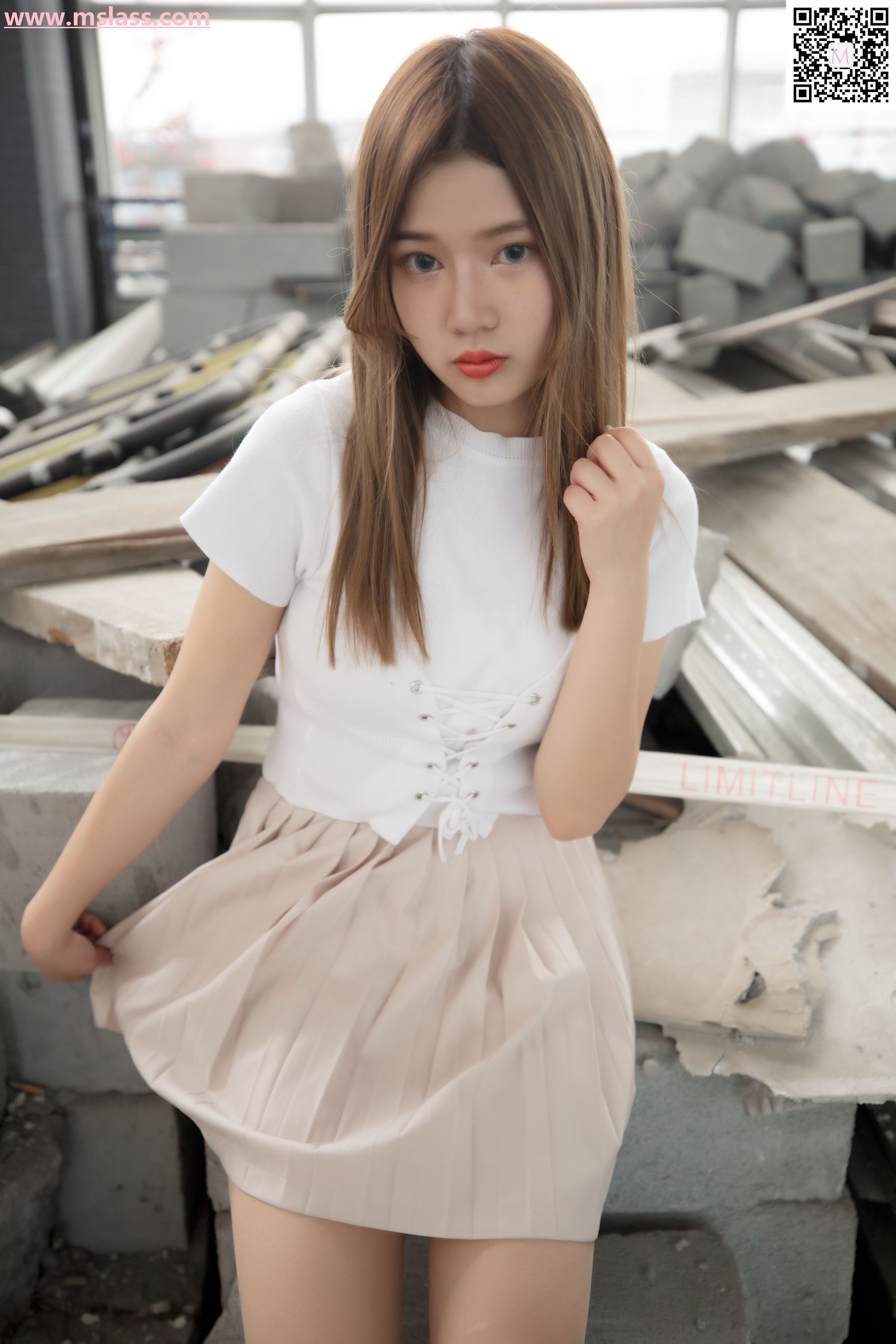 除夕 废墟的小白鞋-图14