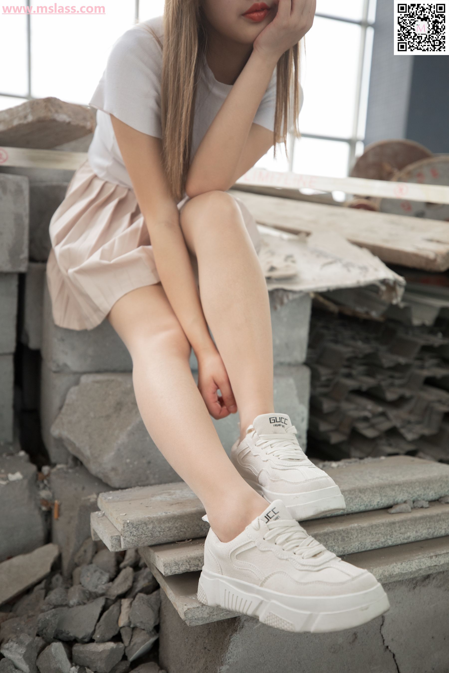 除夕 废墟的小白鞋-图20