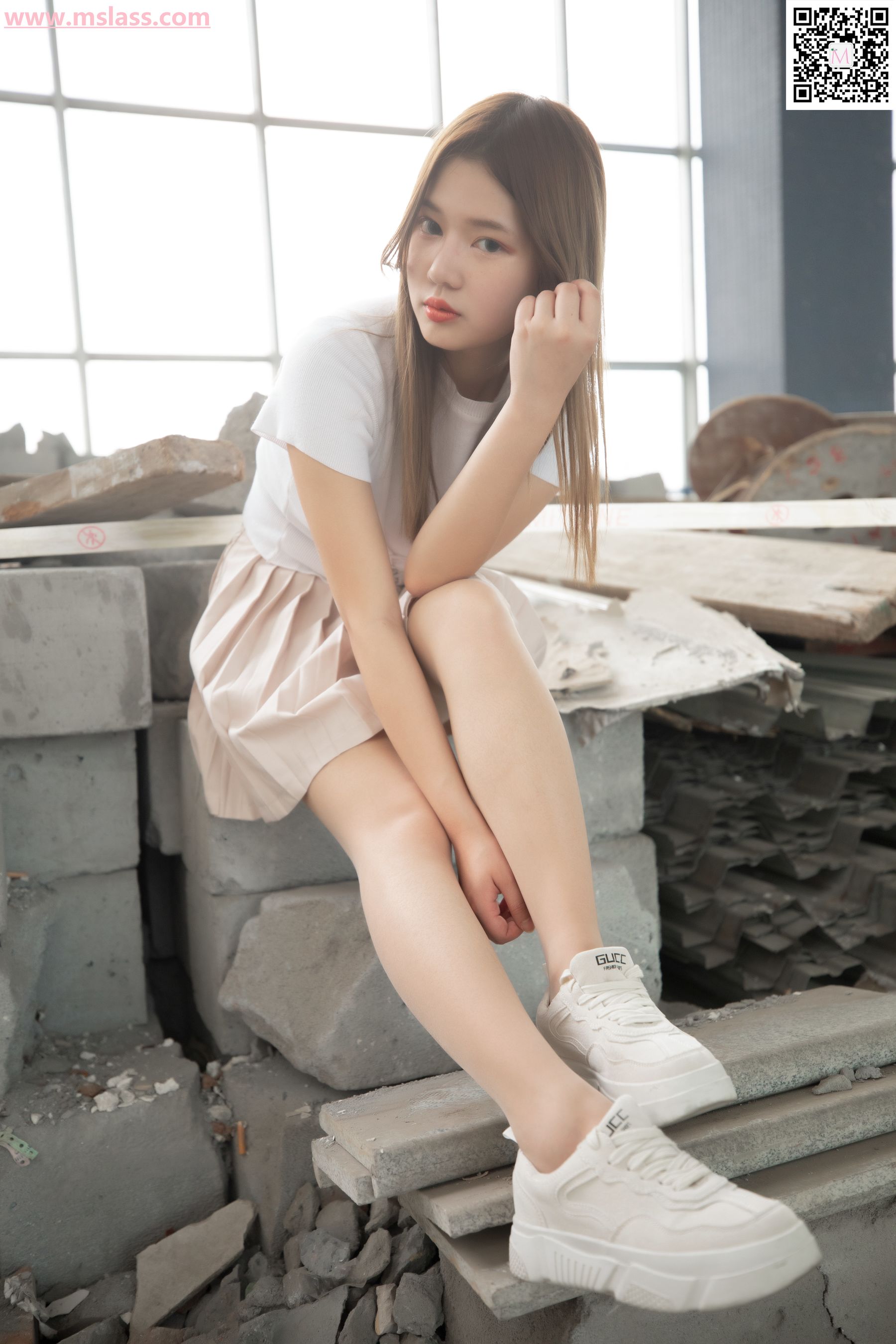 除夕 废墟的小白鞋-图21